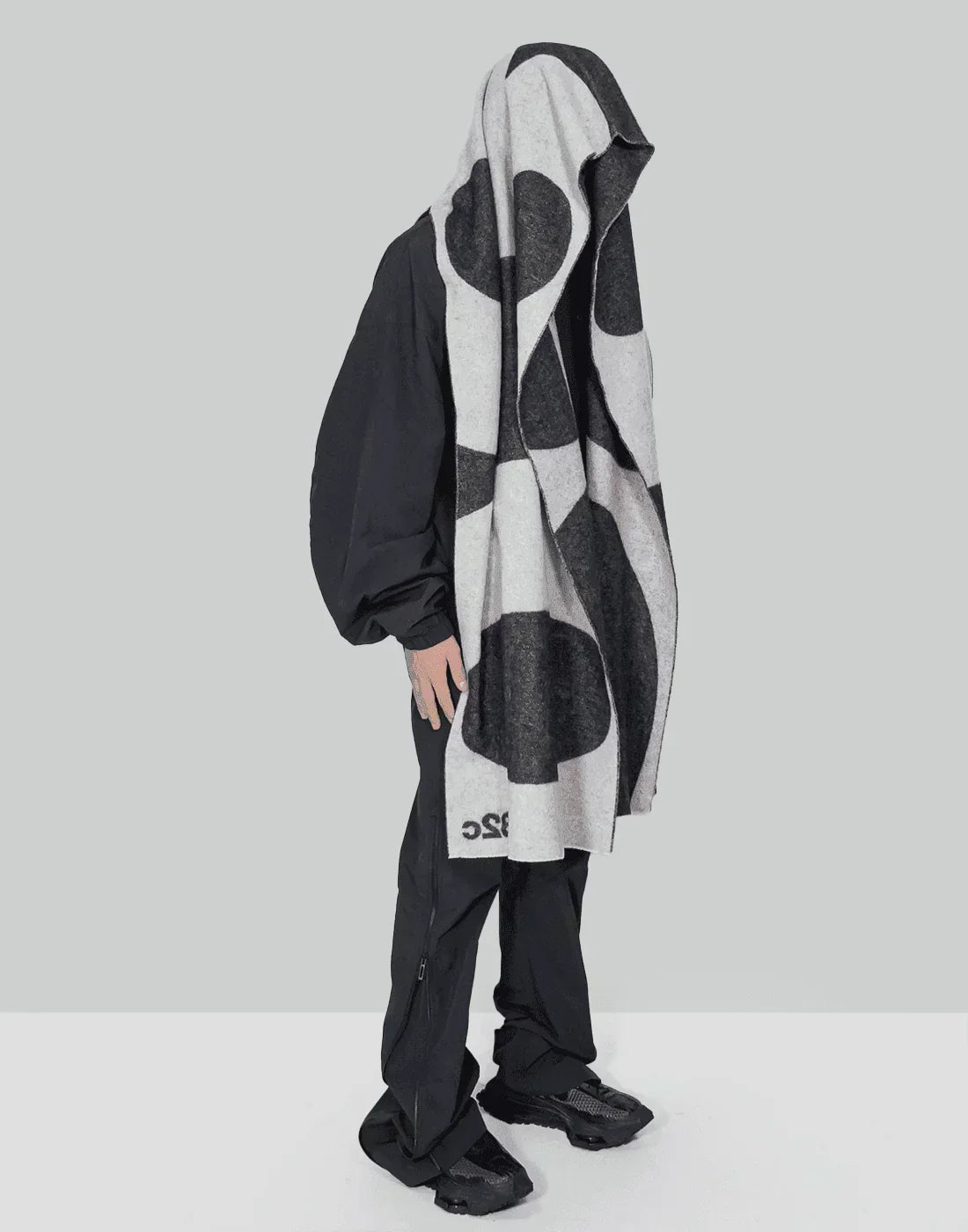 032C - LOGO SCARF - 082plus