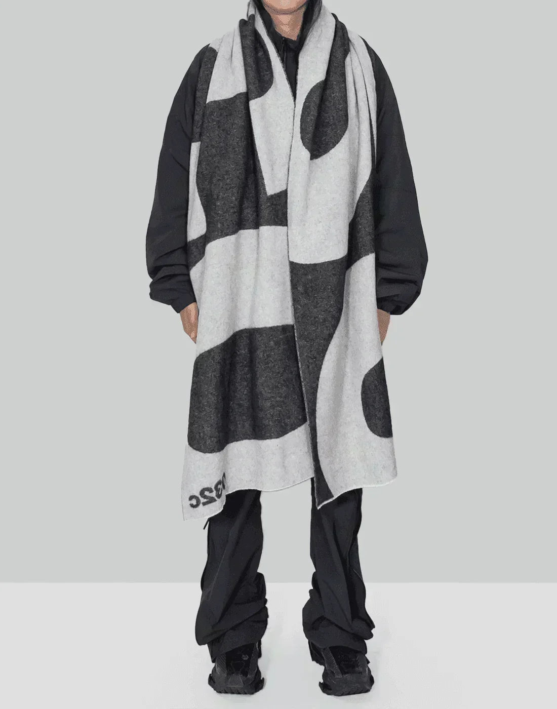 032C - LOGO SCARF - 082plus