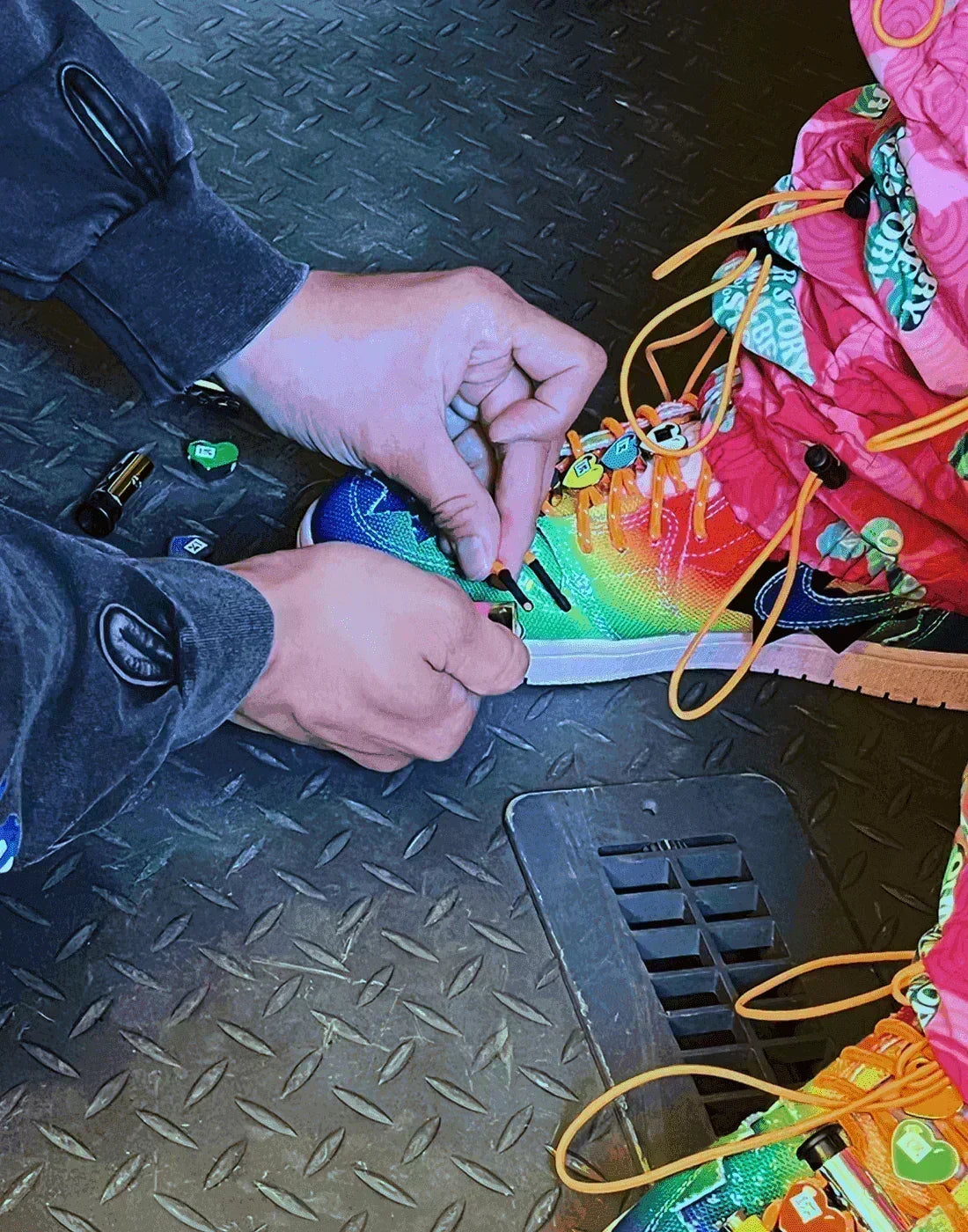 99%IS- - UPSIDE DOWN 'ATT1%TUDE' SHOELACES - 082plus