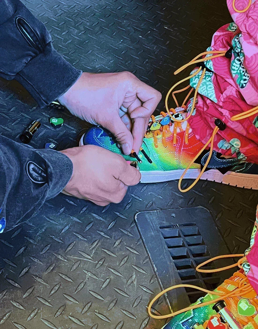 99%IS- - UPSIDE DOWN 'ATT1%TUDE' SHOELACES - 082plus