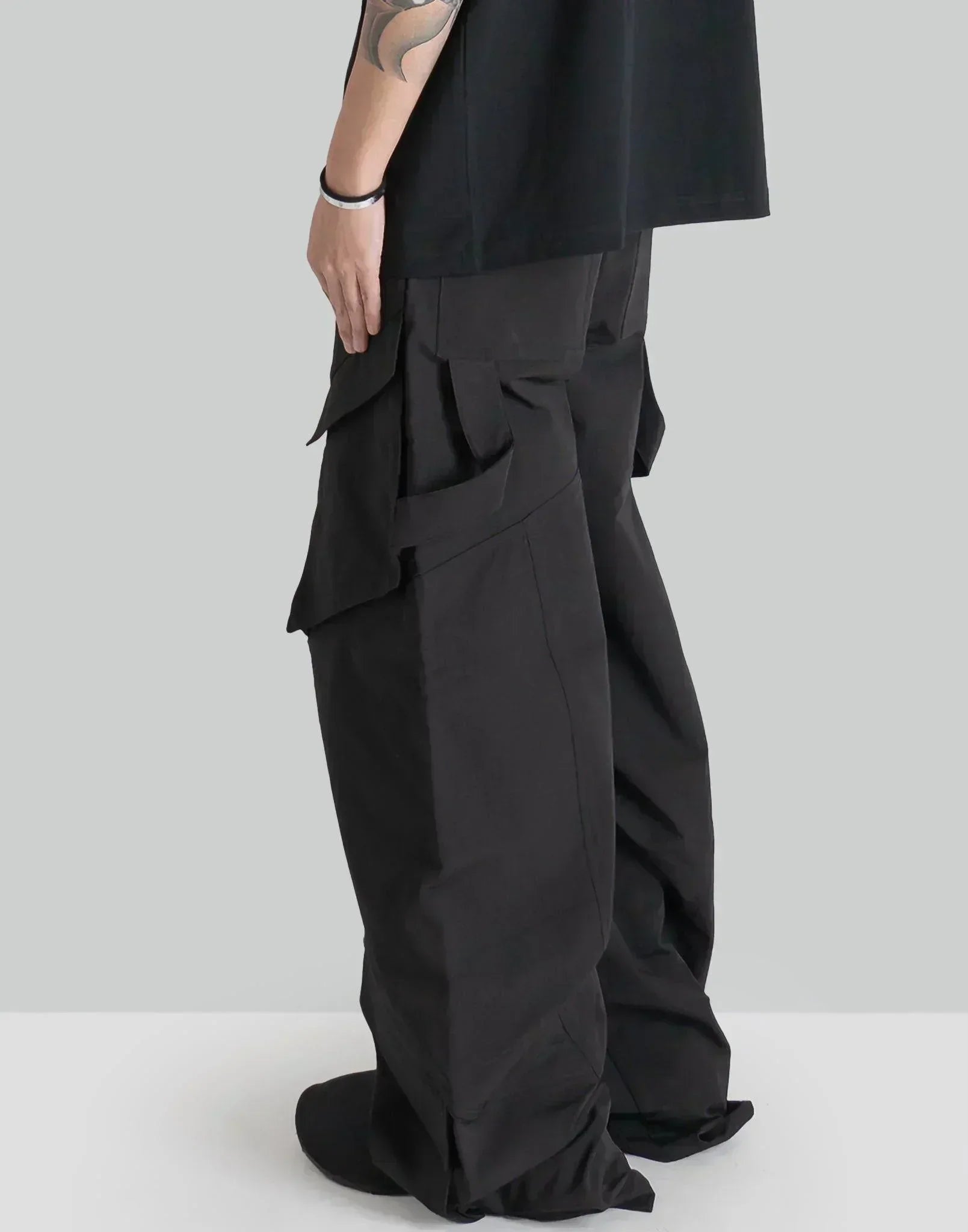 HELIOT EMIL - CELLULAE CARGO TROUSERS - 082plus