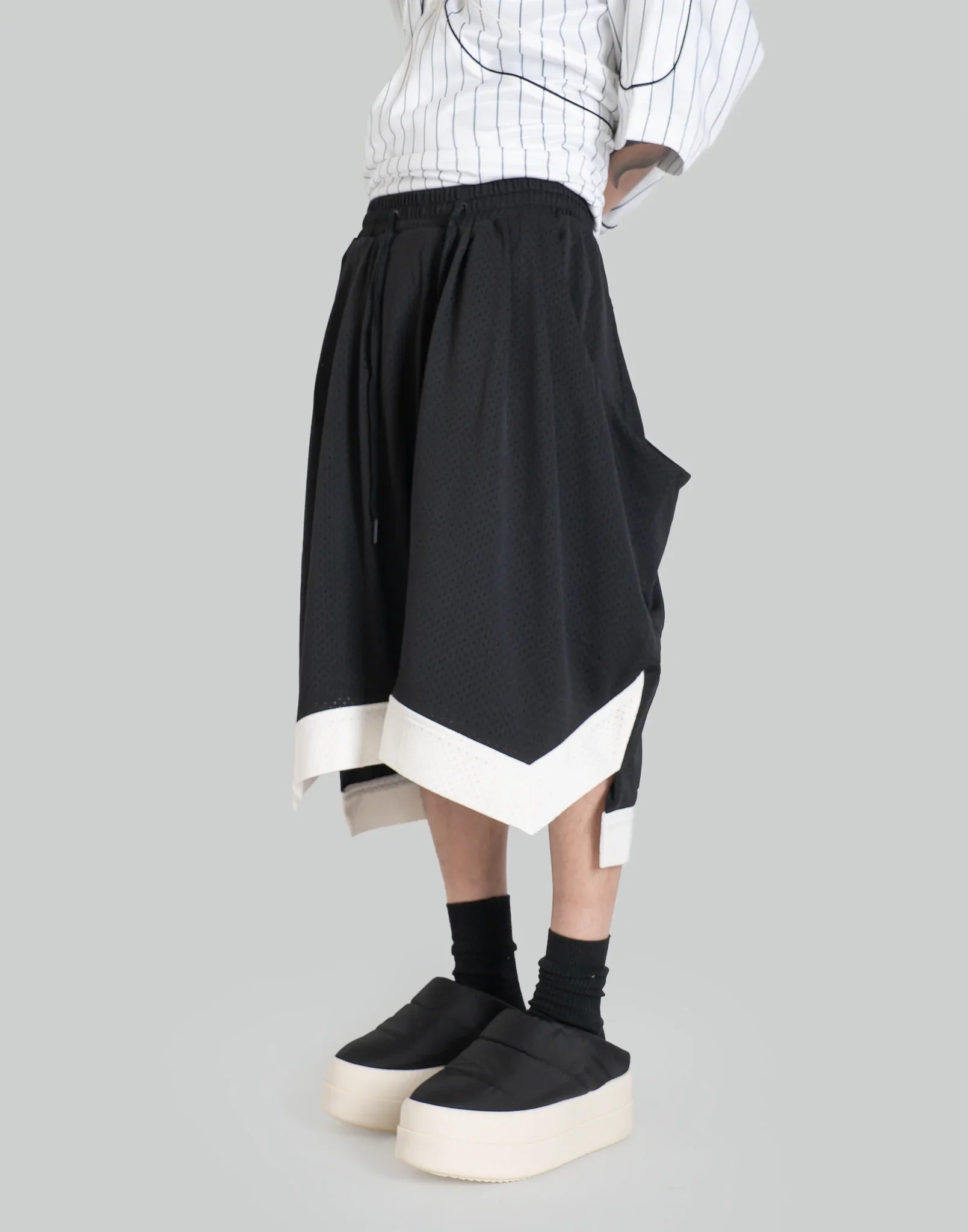 CHAND DRAPE BASKETBALL SHORTS