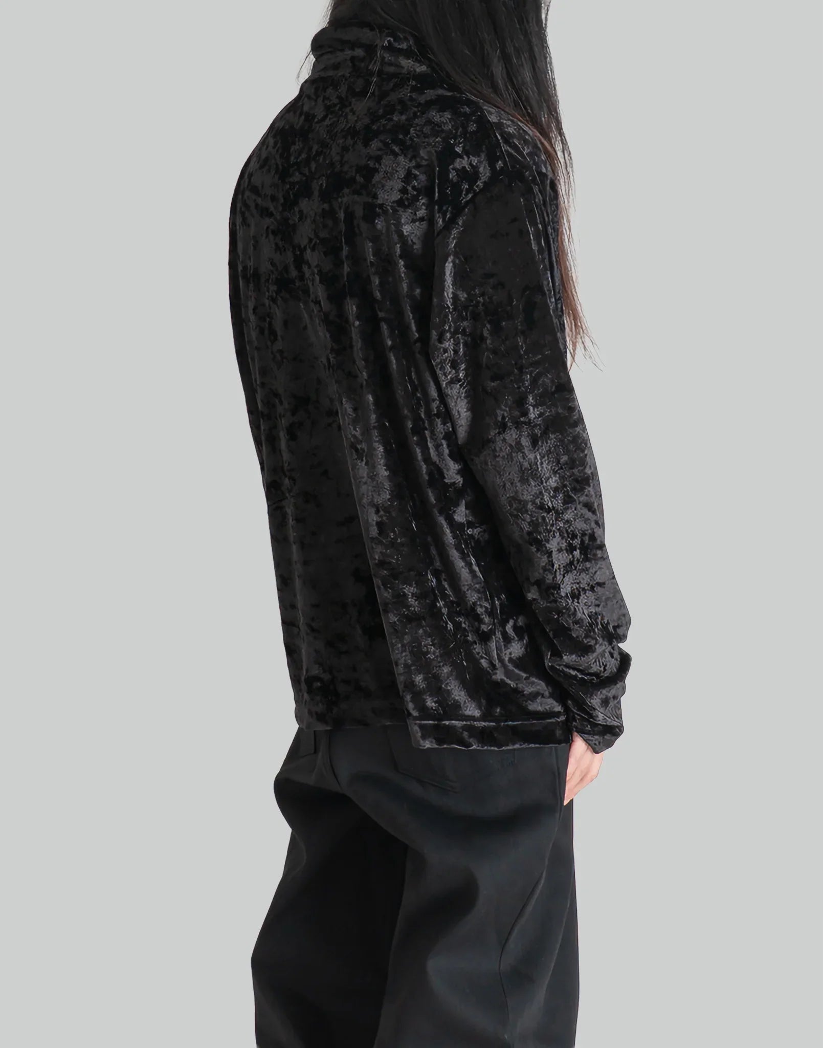 JOHN LAWRENCE SULLIVAN - CRUSHED VELOUR TURTLE NECK TOP - 082plus