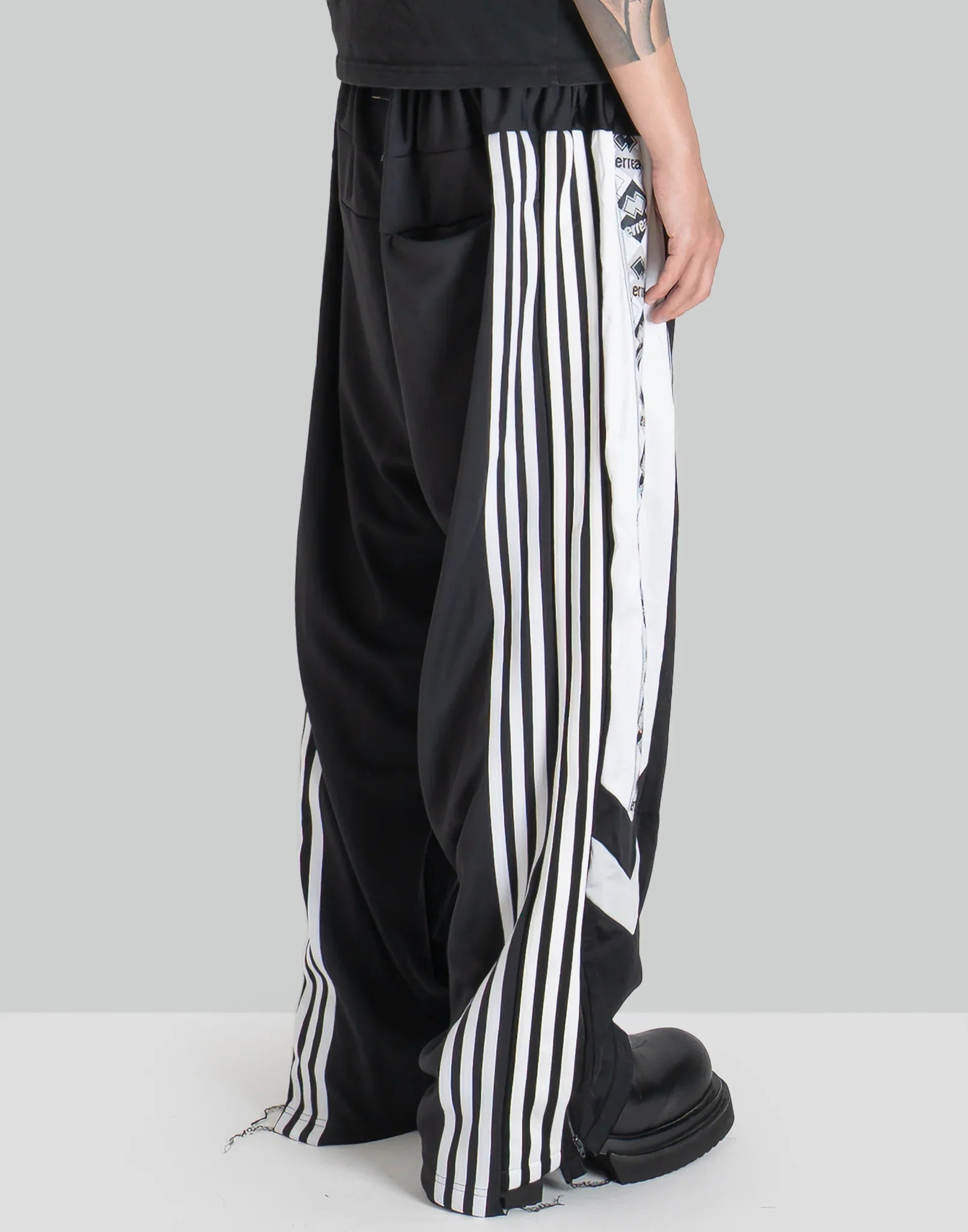 DISCOVERED - Docking Wide Track Pants - 082plus