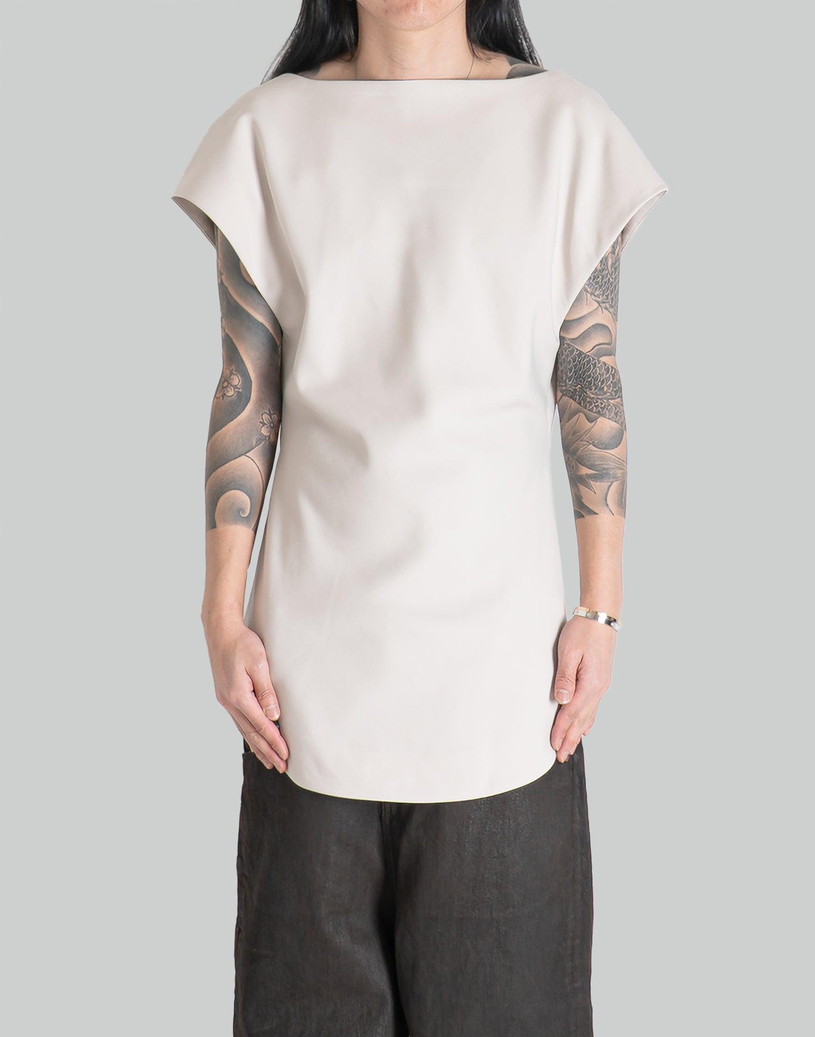 entire studios - DEEP VEE TANK - 082plus