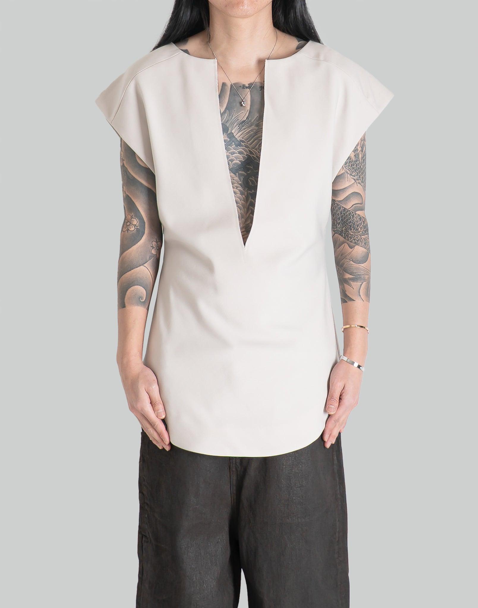 entire studios - DEEP VEE TANK - 082plus