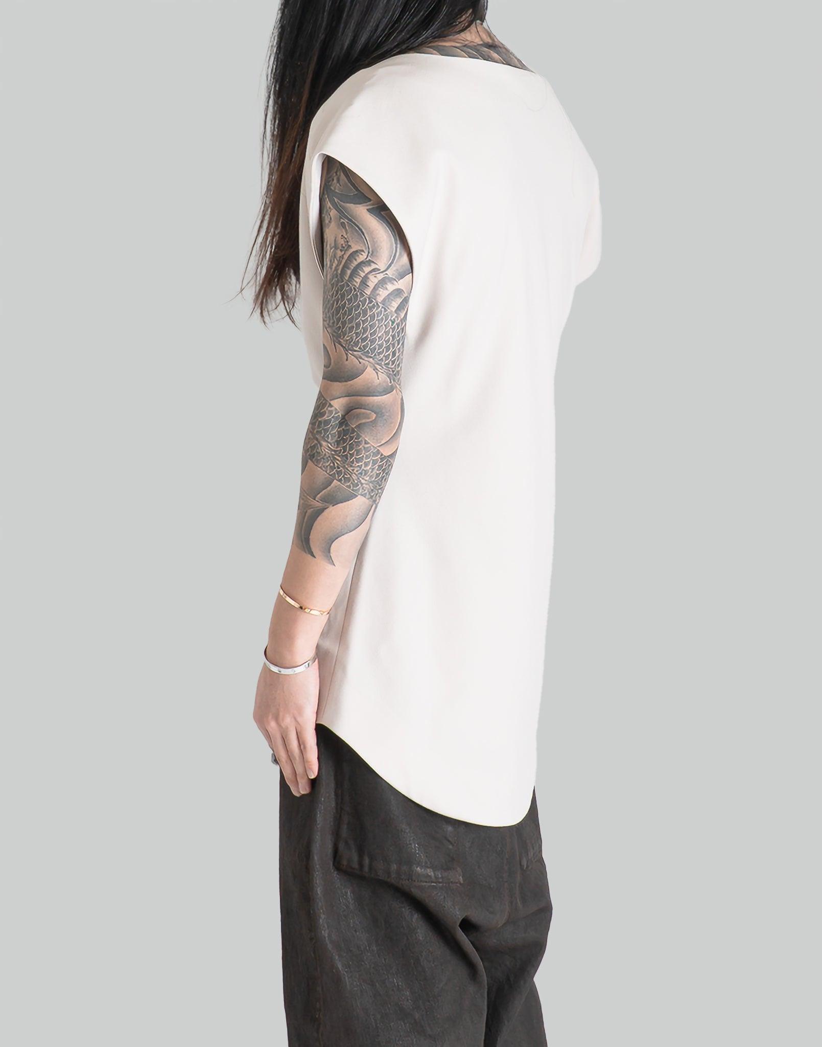 entire studios - DEEP VEE TANK - 082plus