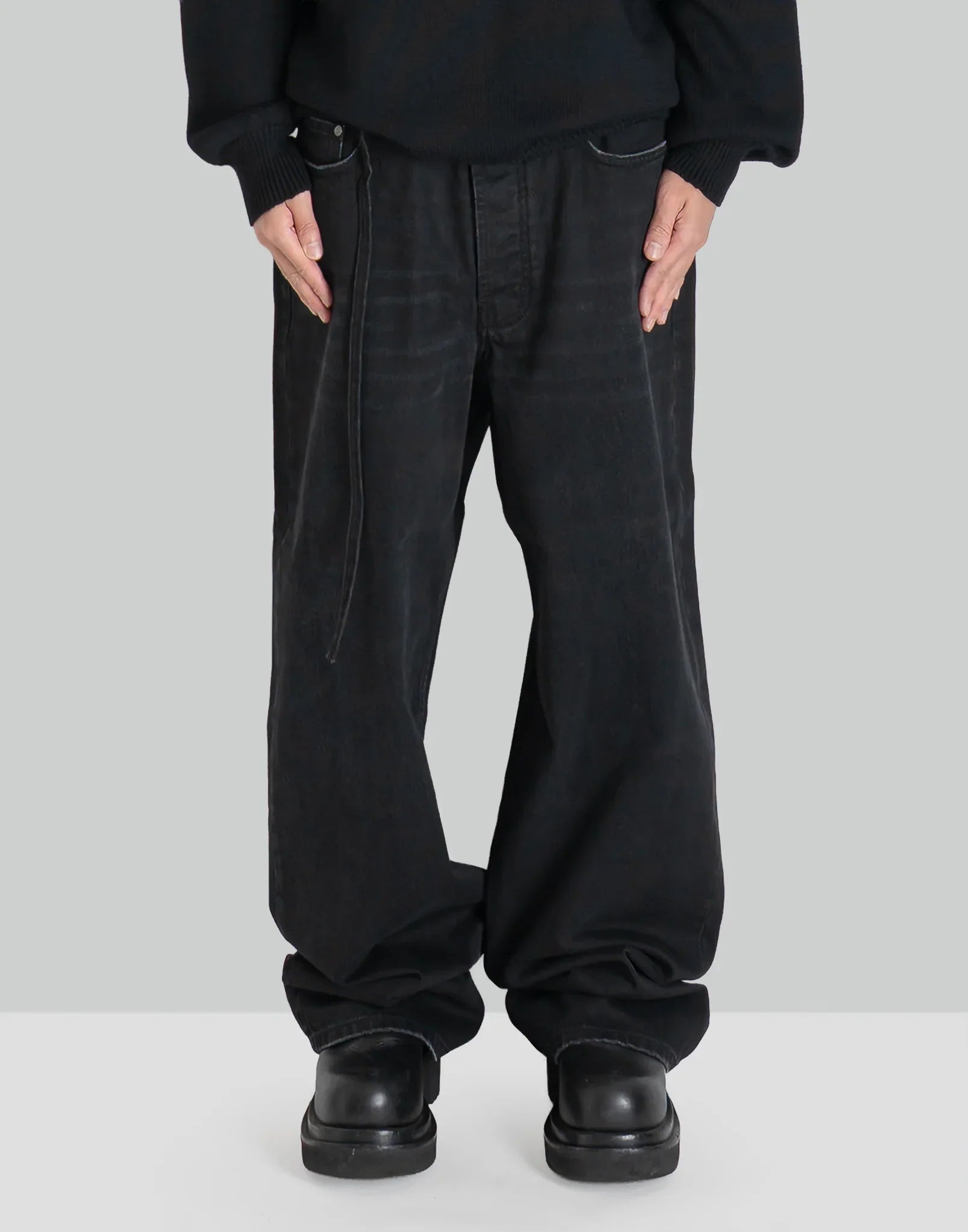 032C - 'DOWN TO EARTH'' WIDE LEG JEAN - 082plus