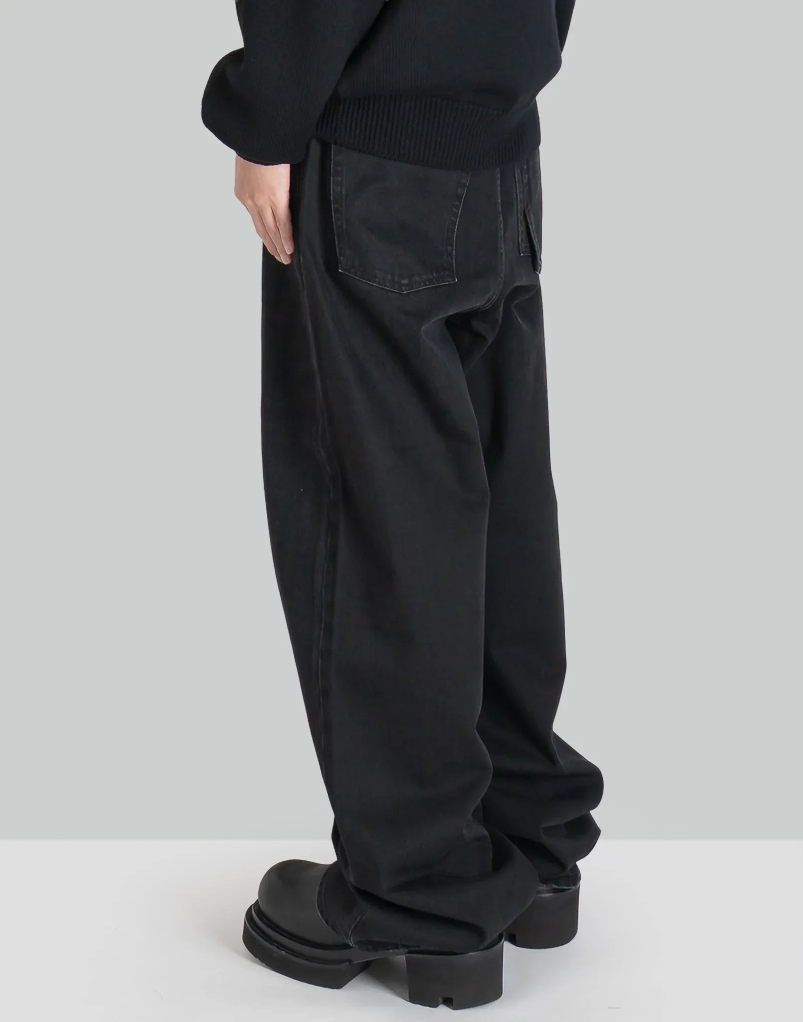 032C - 'DOWN TO EARTH'' WIDE LEG JEAN - 082plus