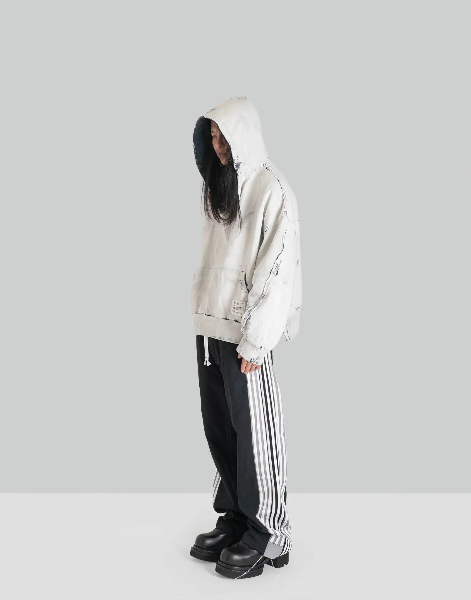 DISCOVERED - BLEACH PULL HOODIE - 082plus