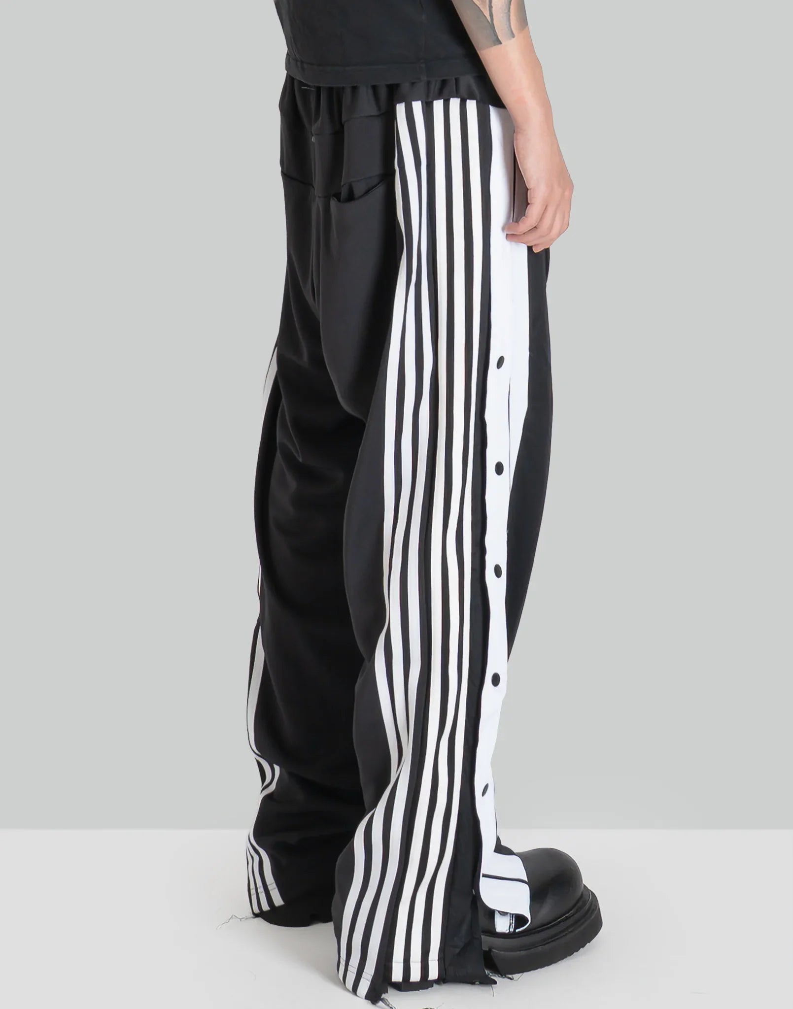 DISCOVERED - Docking Wide Track Pants - 082plus