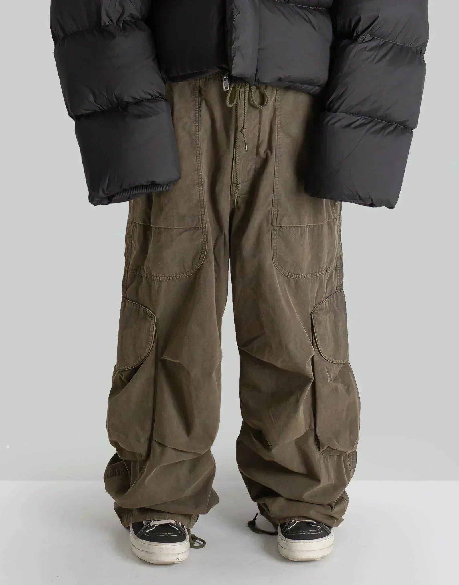 entire studios - FREIGHT CARGO - 082plus