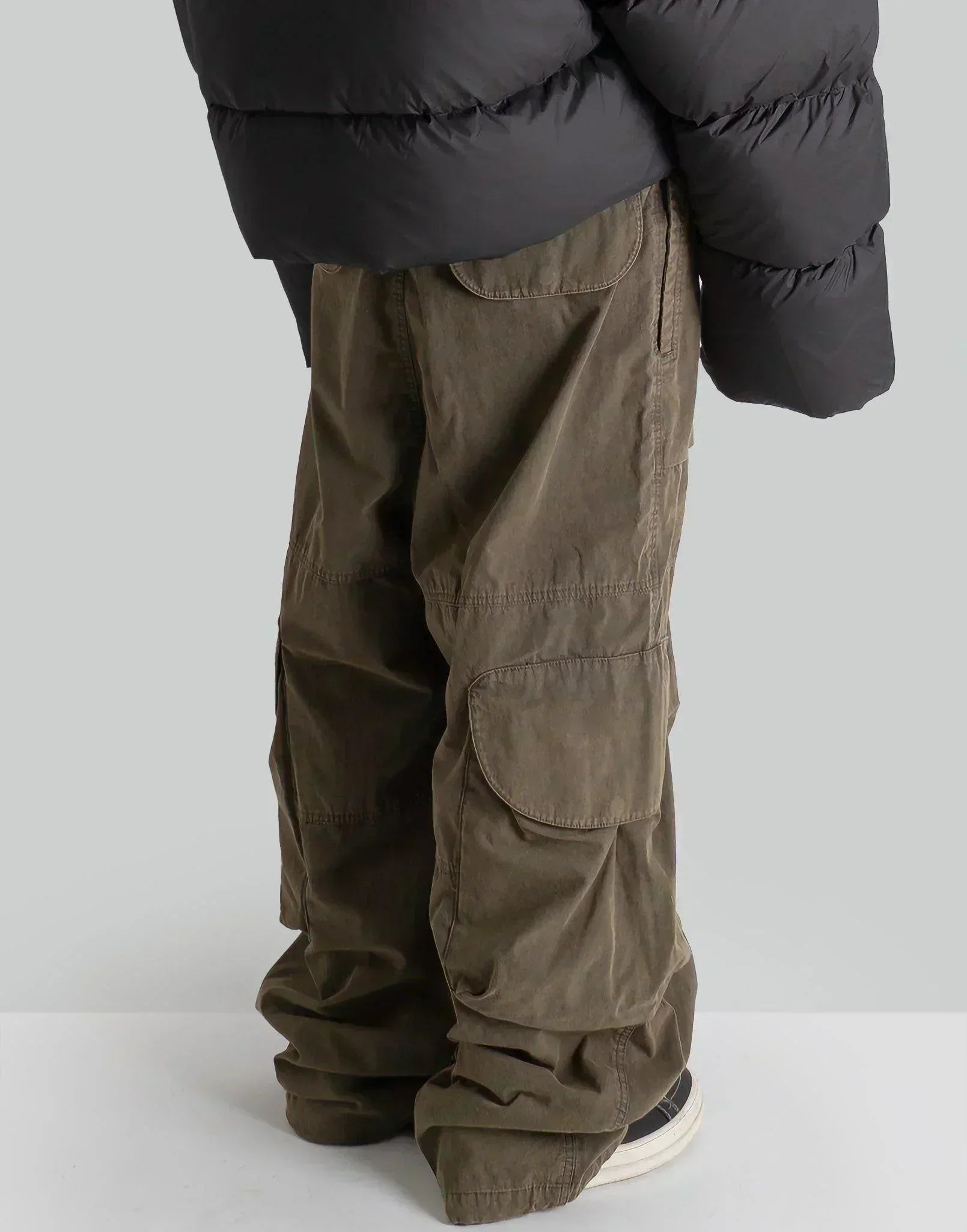 entire studios - FREIGHT CARGO - 082plus