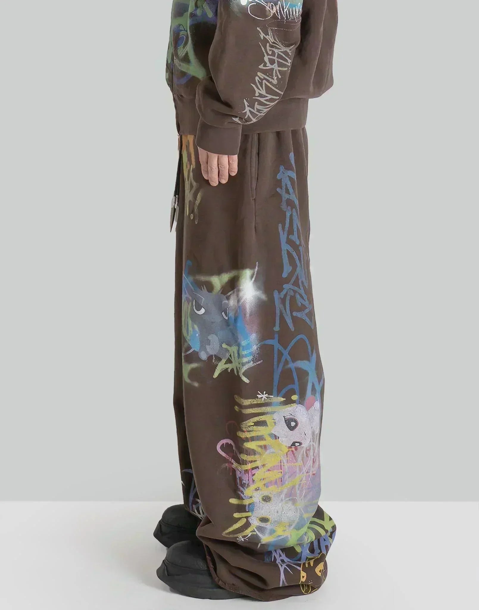 SANKUANZ - GRAFFITI PRINT SWEATPANTS - 082plus