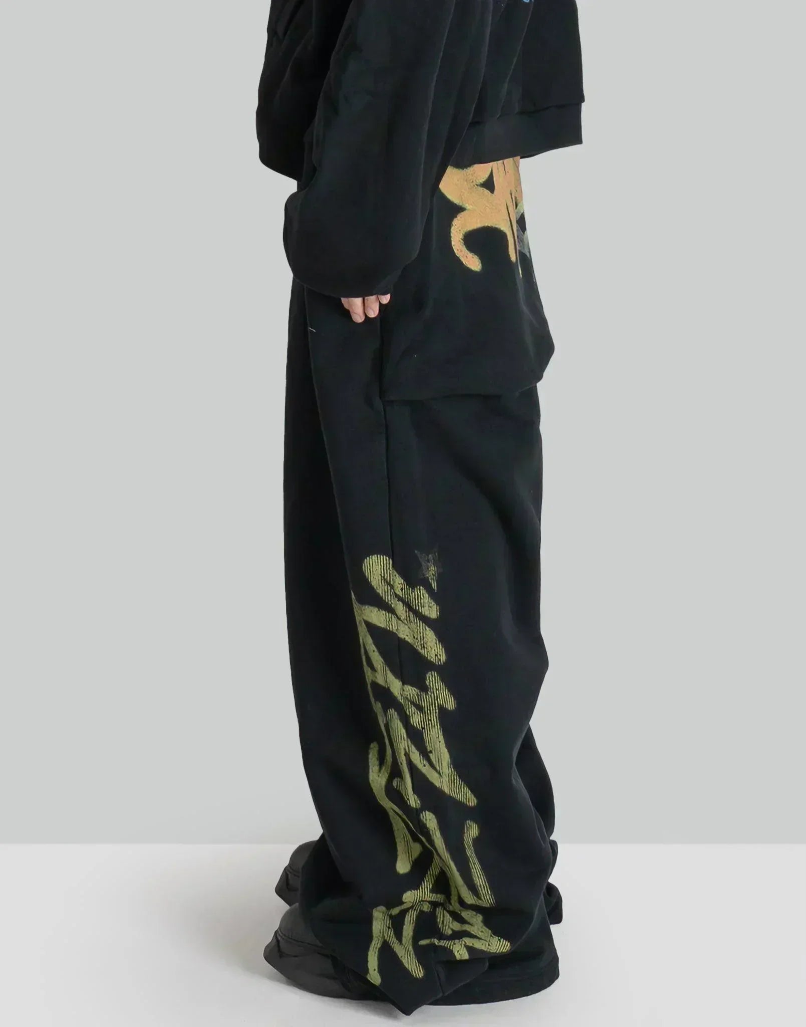 SANKUANZ - GRAFFITI PRINT WAISTBAND BAGGY SWEATPANTS - 082plus