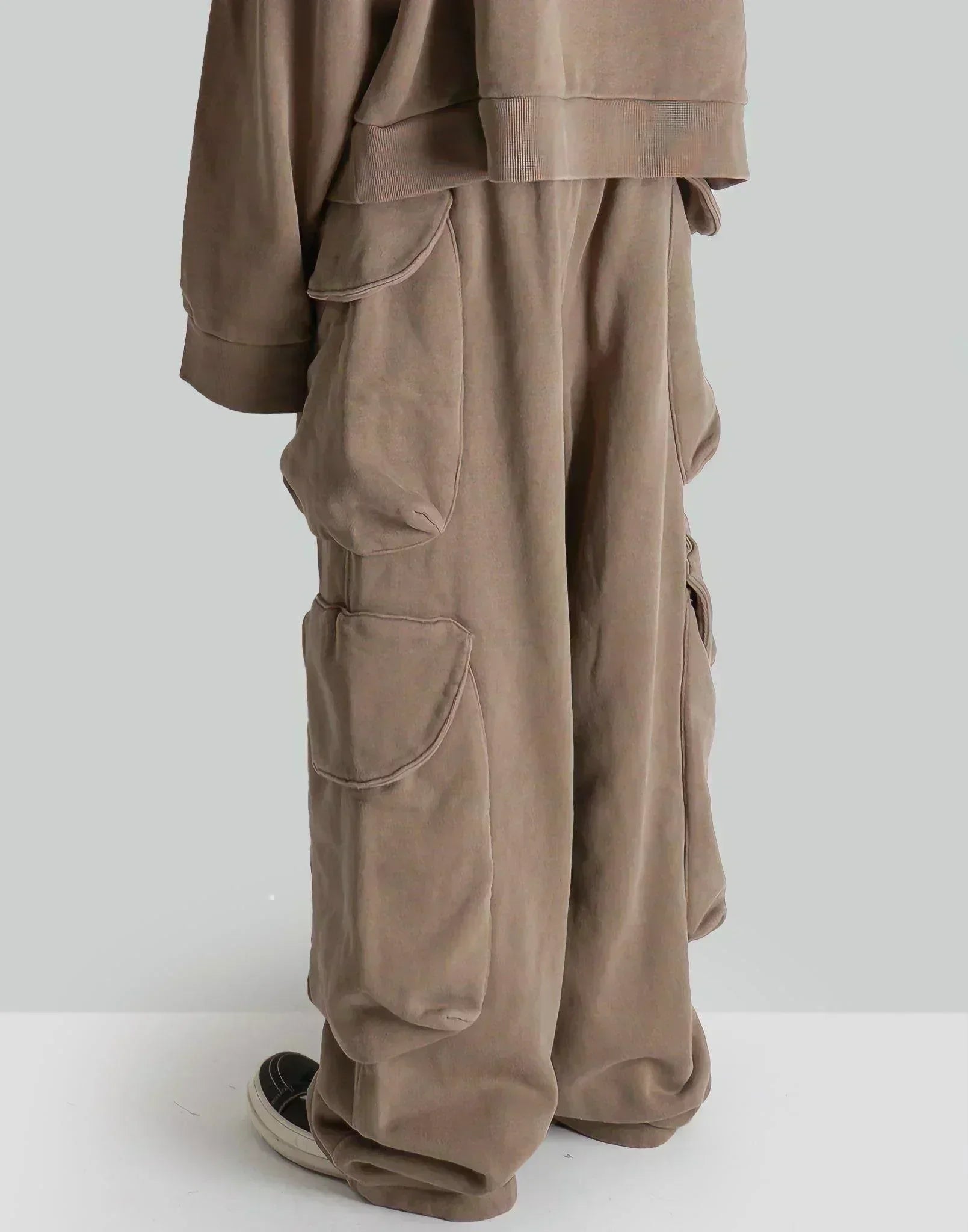 entire studios - HEAVY GOCAR - 082plus