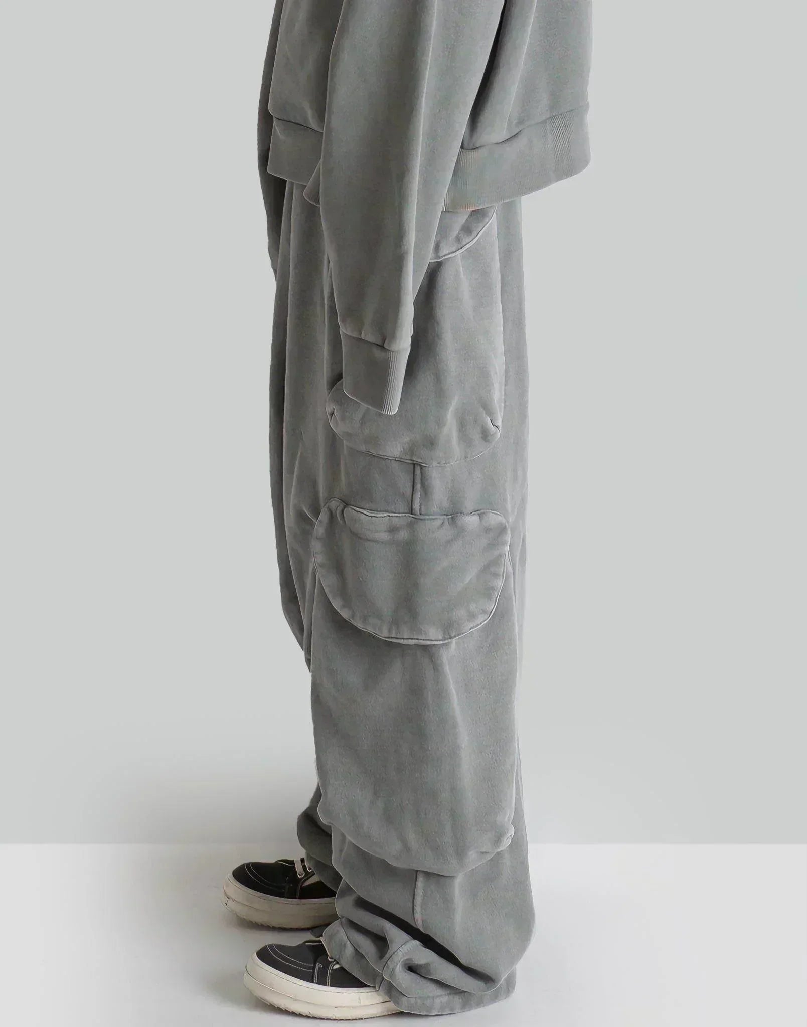 entire studios - HEAVY GOCAR - 082plus