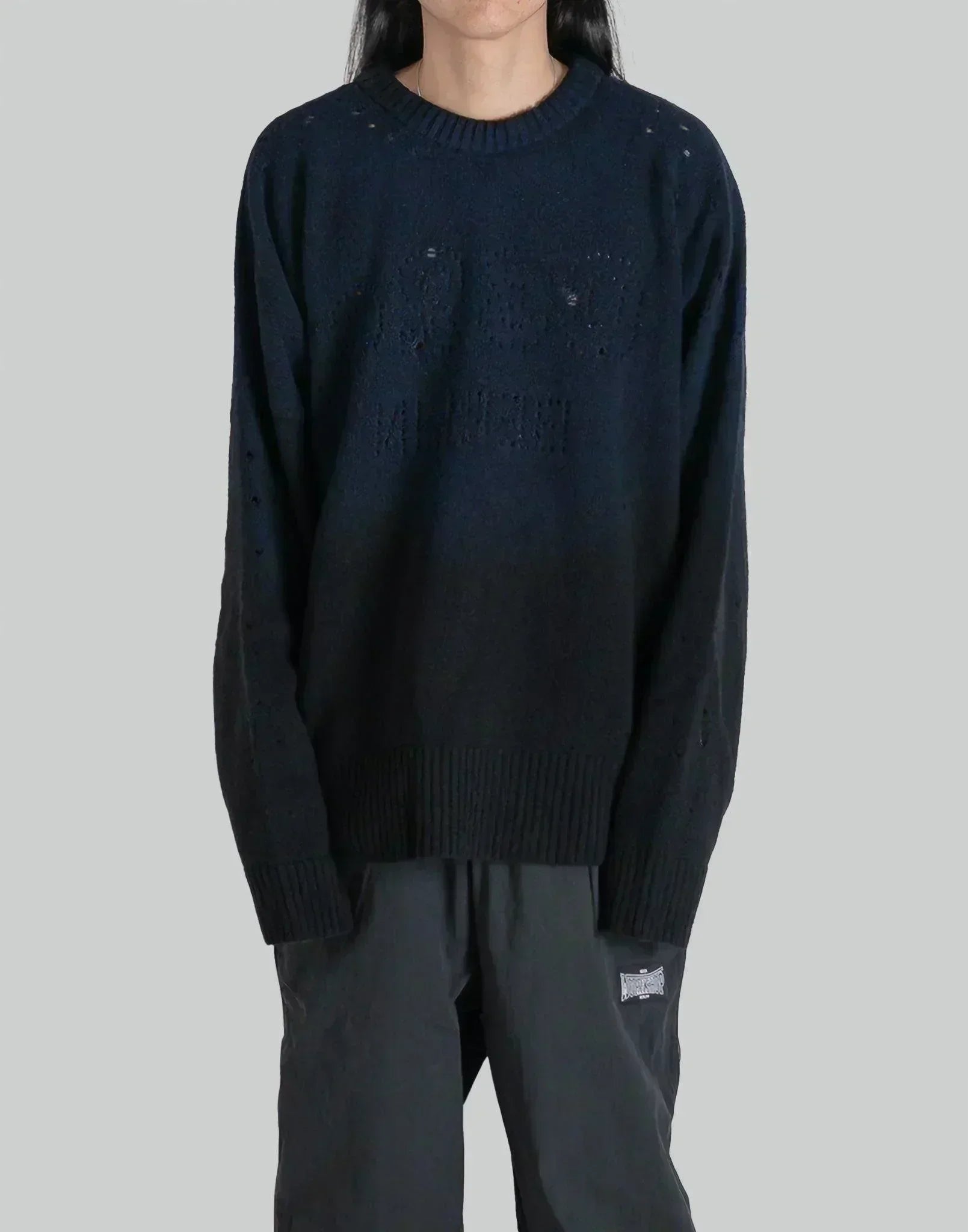 032C - 'LAZER SELFIE'' SWEATER - 082plus