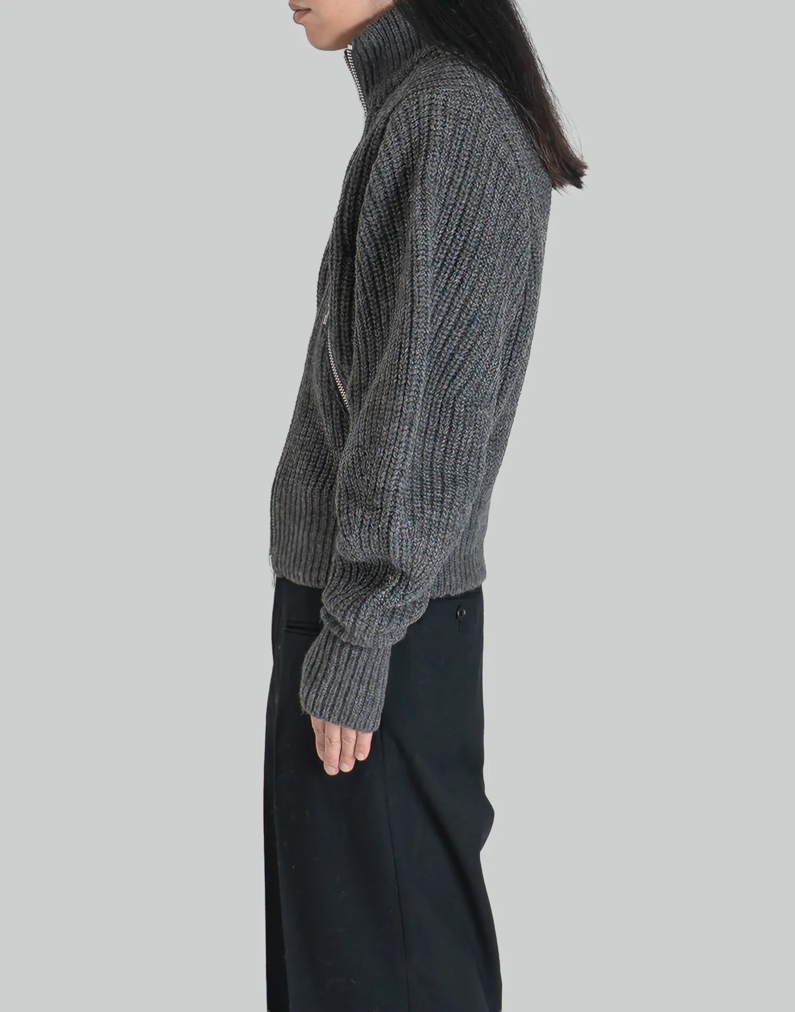 JOHN LAWRENCE SULLIVAN - RIBED MASSIVE ROUNDED SLEEVE ZIP-UP KNIT JACKET - 082plus