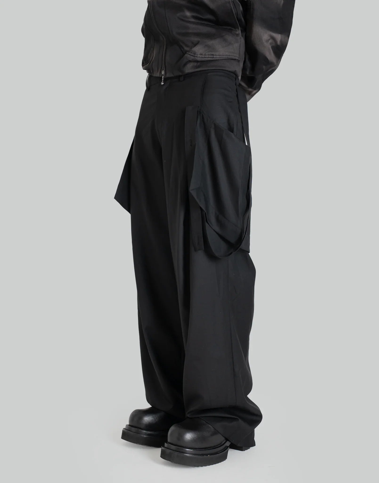 JiyongKim - STRAP DETAILED TAILOR TROUSERS - 082plus