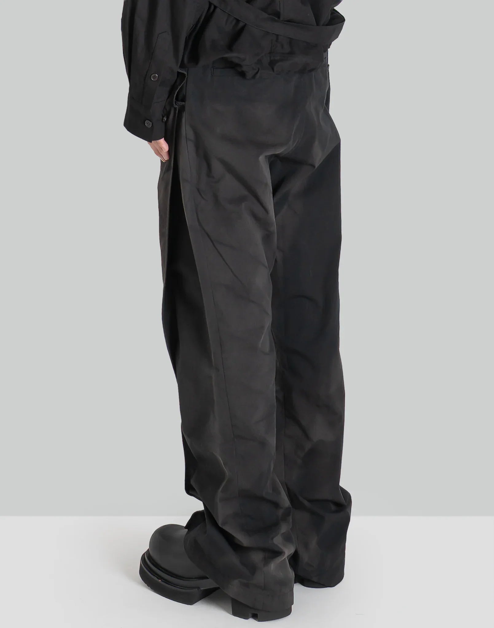 JiyongKim - SUN-BLAECHED FLAP DETAILED TROUSERS - 082plus