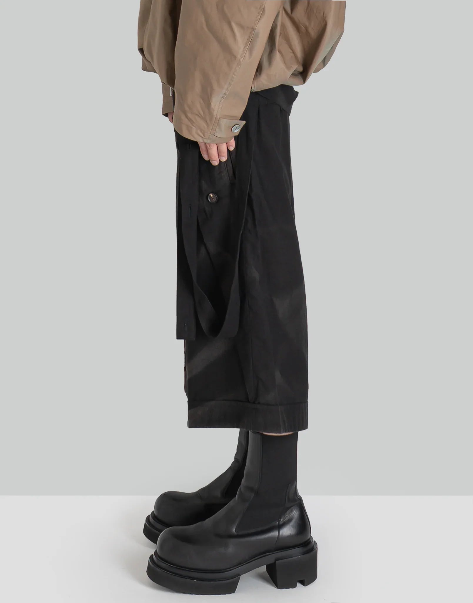 JiyongKim - SUN-BLEACHED LAYERED HALF TROUSERS - 082plus