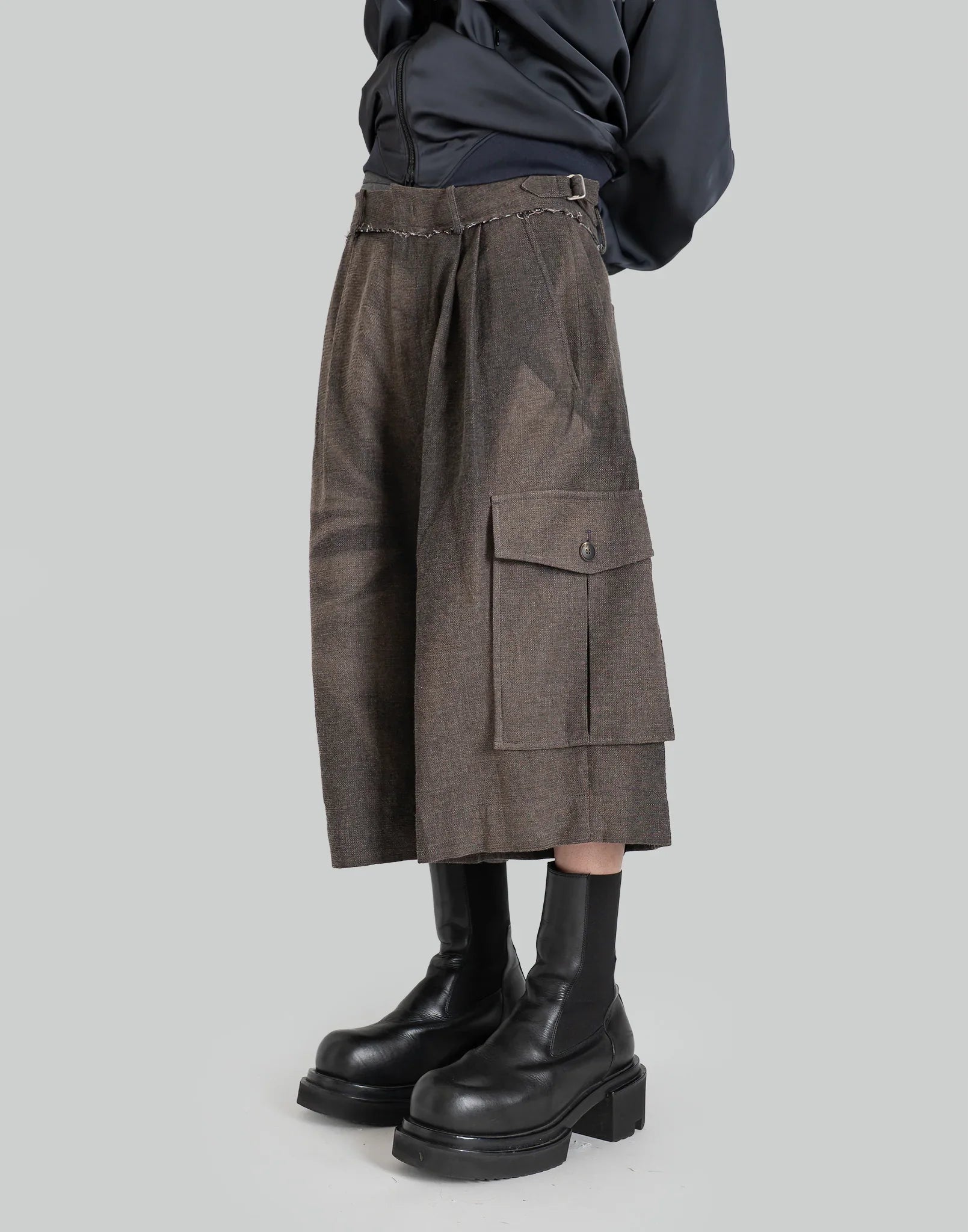 JiyongKim SUN-BLEACHED MULTI POCKET HALF TROUSERS – 082plus
