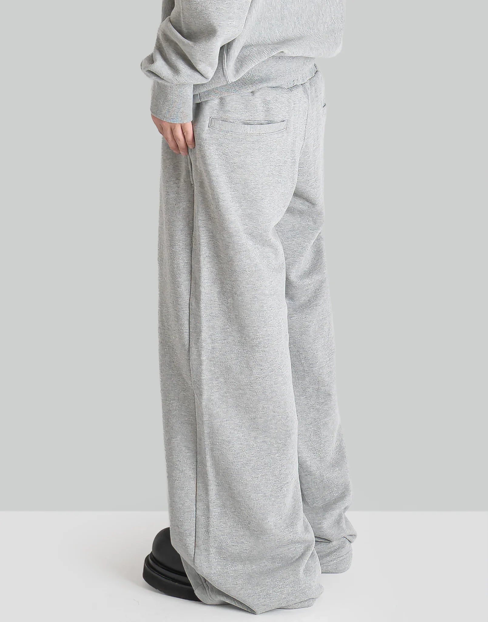 JOHN LAWRENCE SULLIVAN - SWEAT STACKED PANTS - 082plus