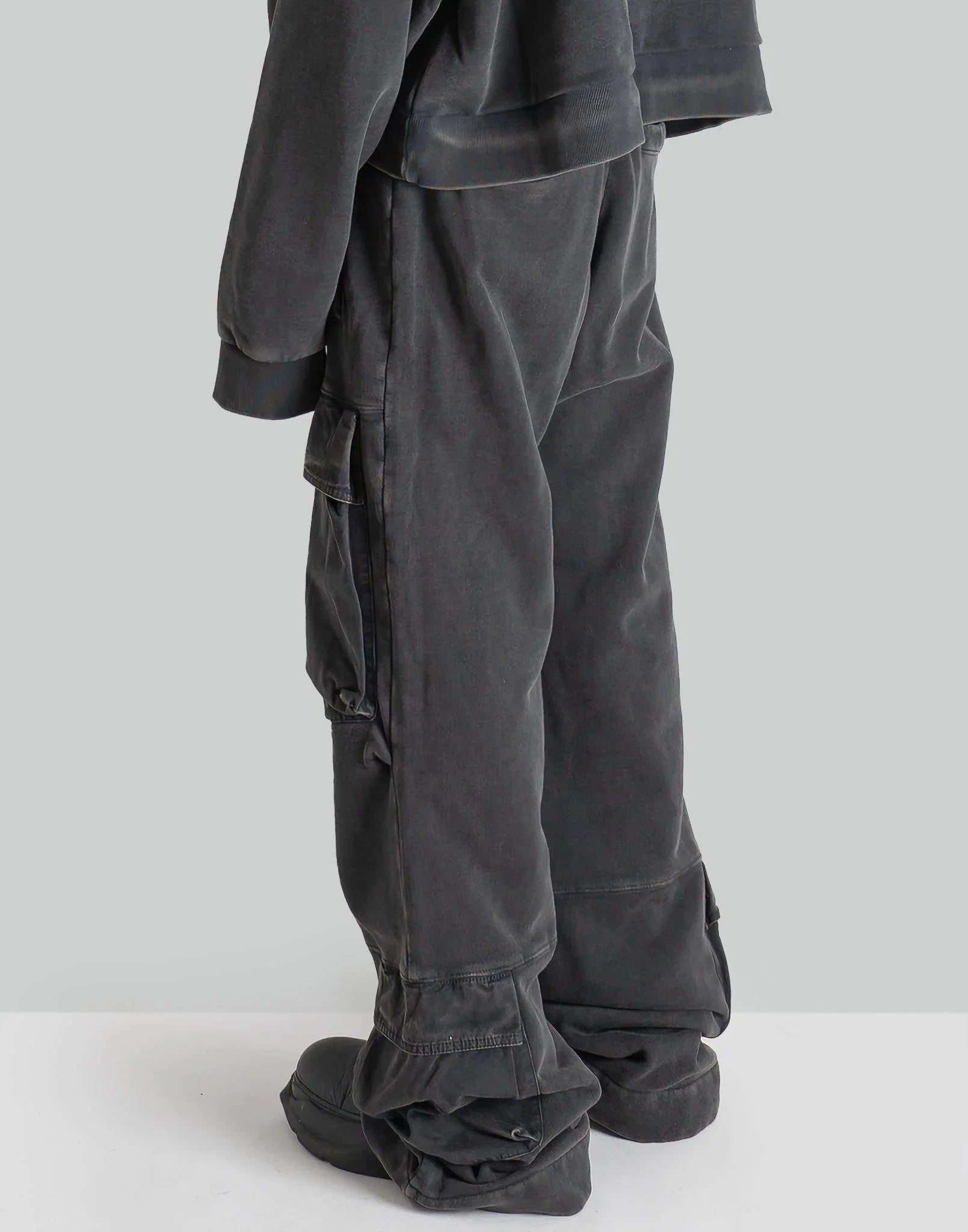 entire studios - UTILITY SWEATS - 082plus