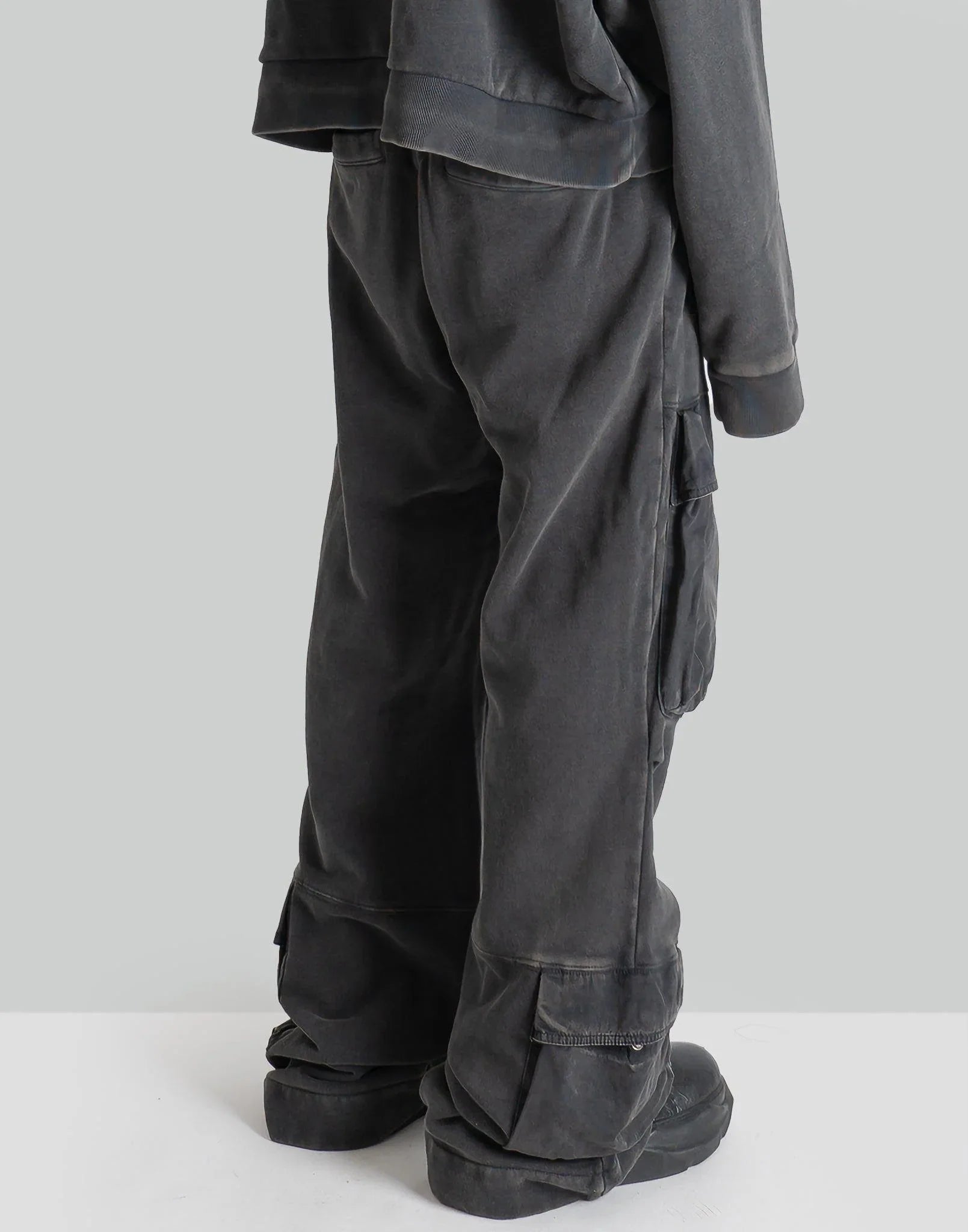 entire studios - UTILITY SWEATS - 082plus