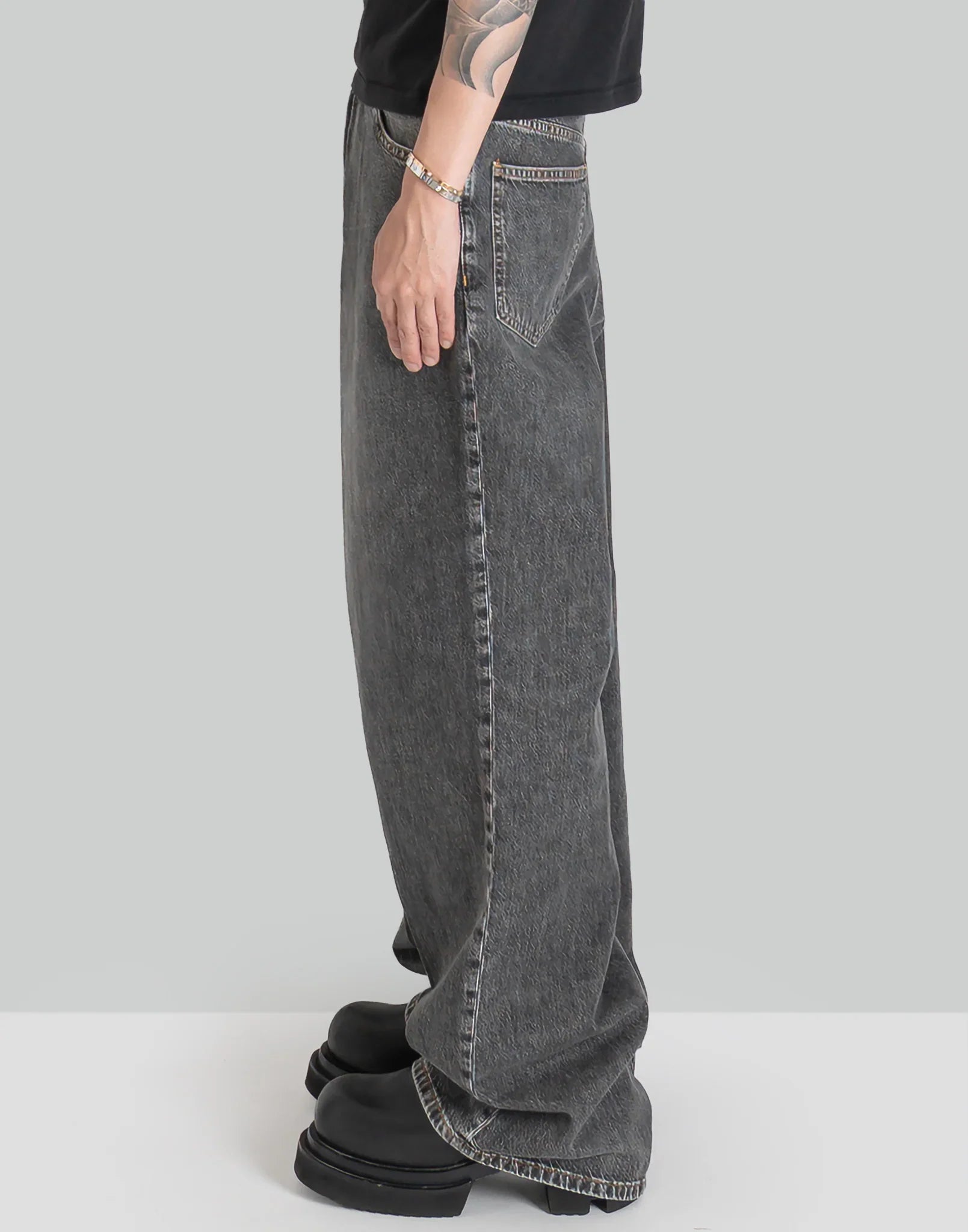 JOHN LAWRENCE SULLIVAN - WASHED DENIM WIDE PANTS - 082plus