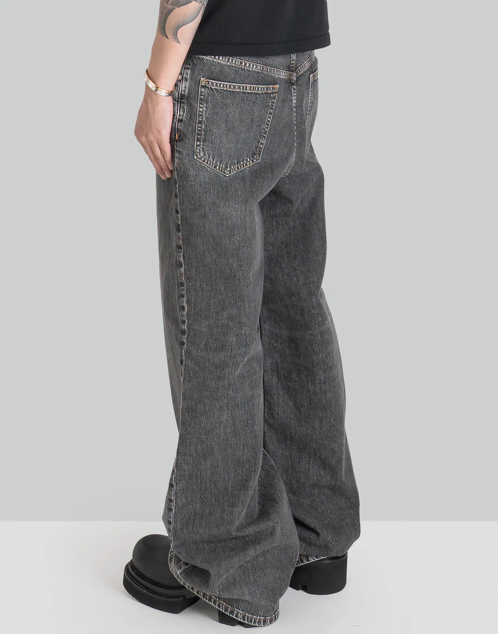 JOHN LAWRENCE SULLIVAN - WASHED DENIM WIDE PANTS - 082plus
