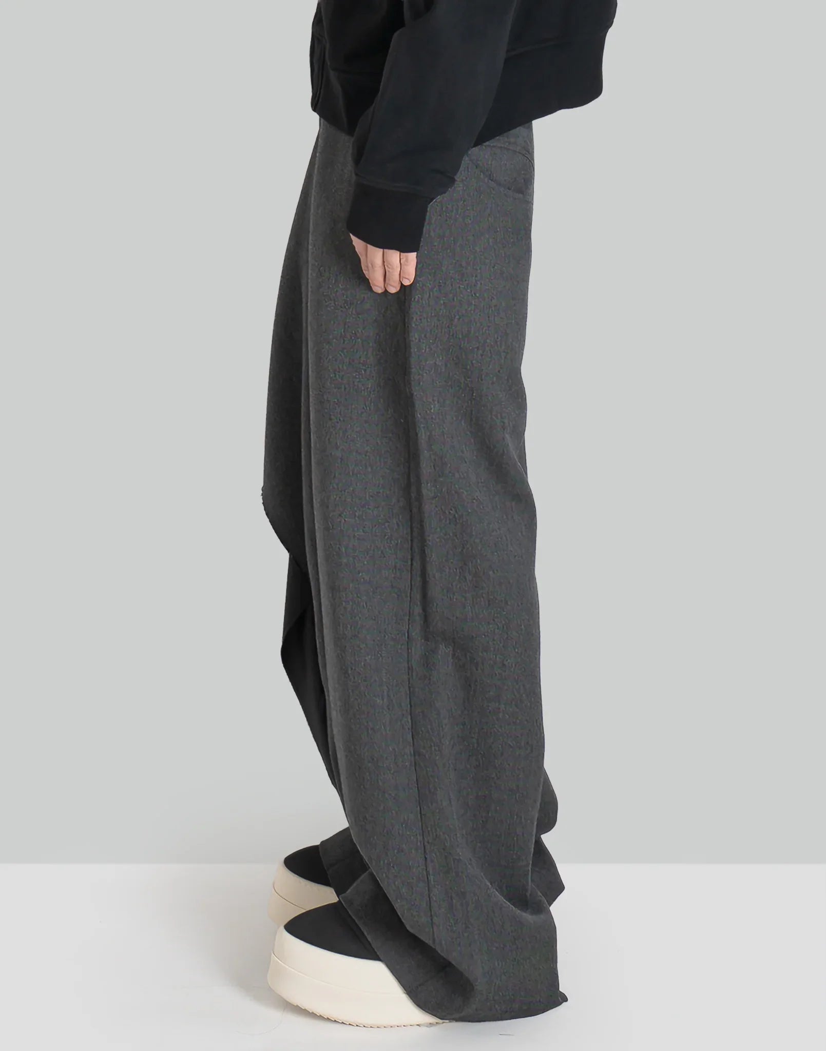 WOLVES DRAPE TROUSERS