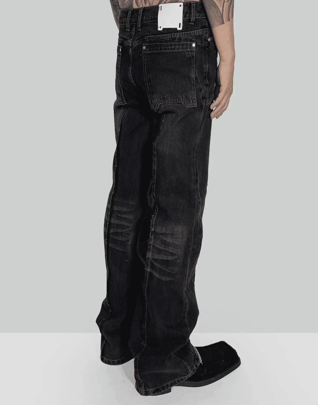 C2H4 - “Future Yacht Club” STAGGER STREAMLINE ARCH RAW EDGE JEANS - 082plus