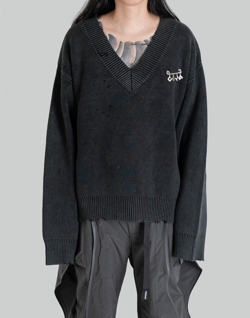 C2H4 - Sunburnt Distressed V-Neck Knit Sweater - 082plus