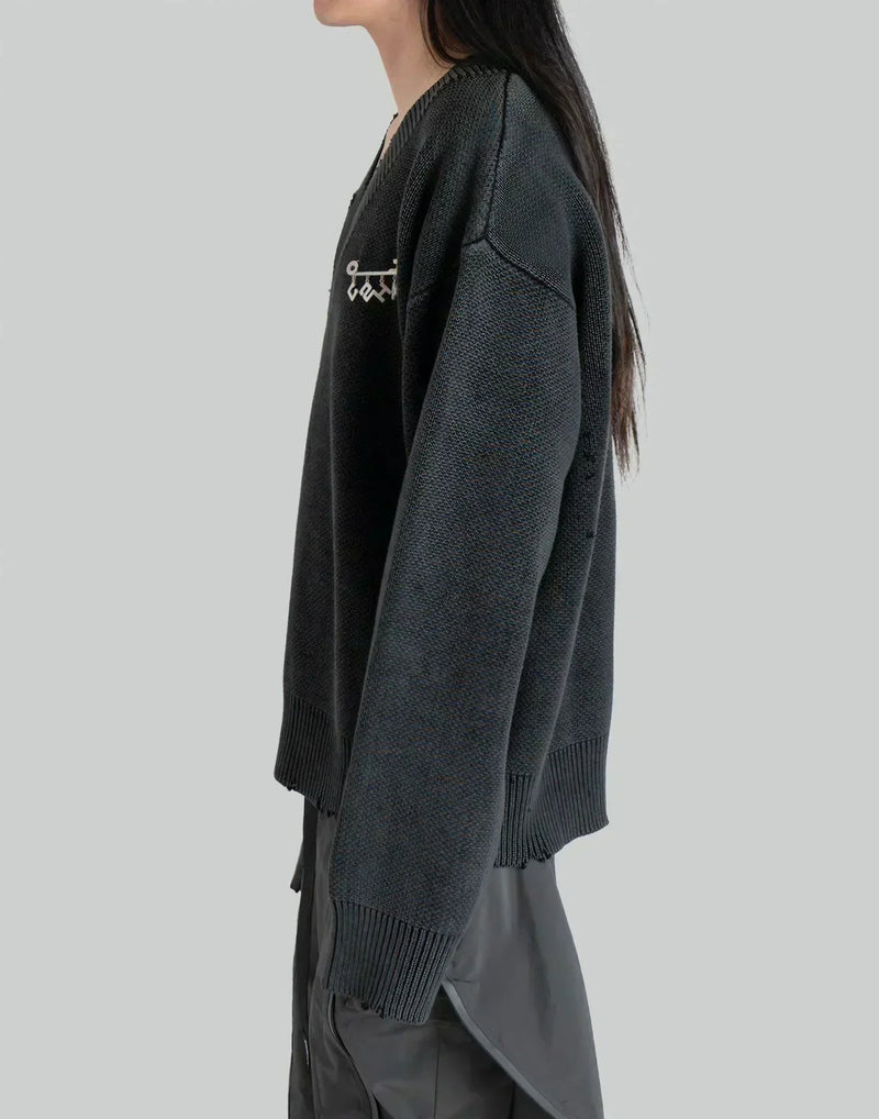 C2H4 - Sunburnt Distressed V-Neck Knit Sweater - 082plus