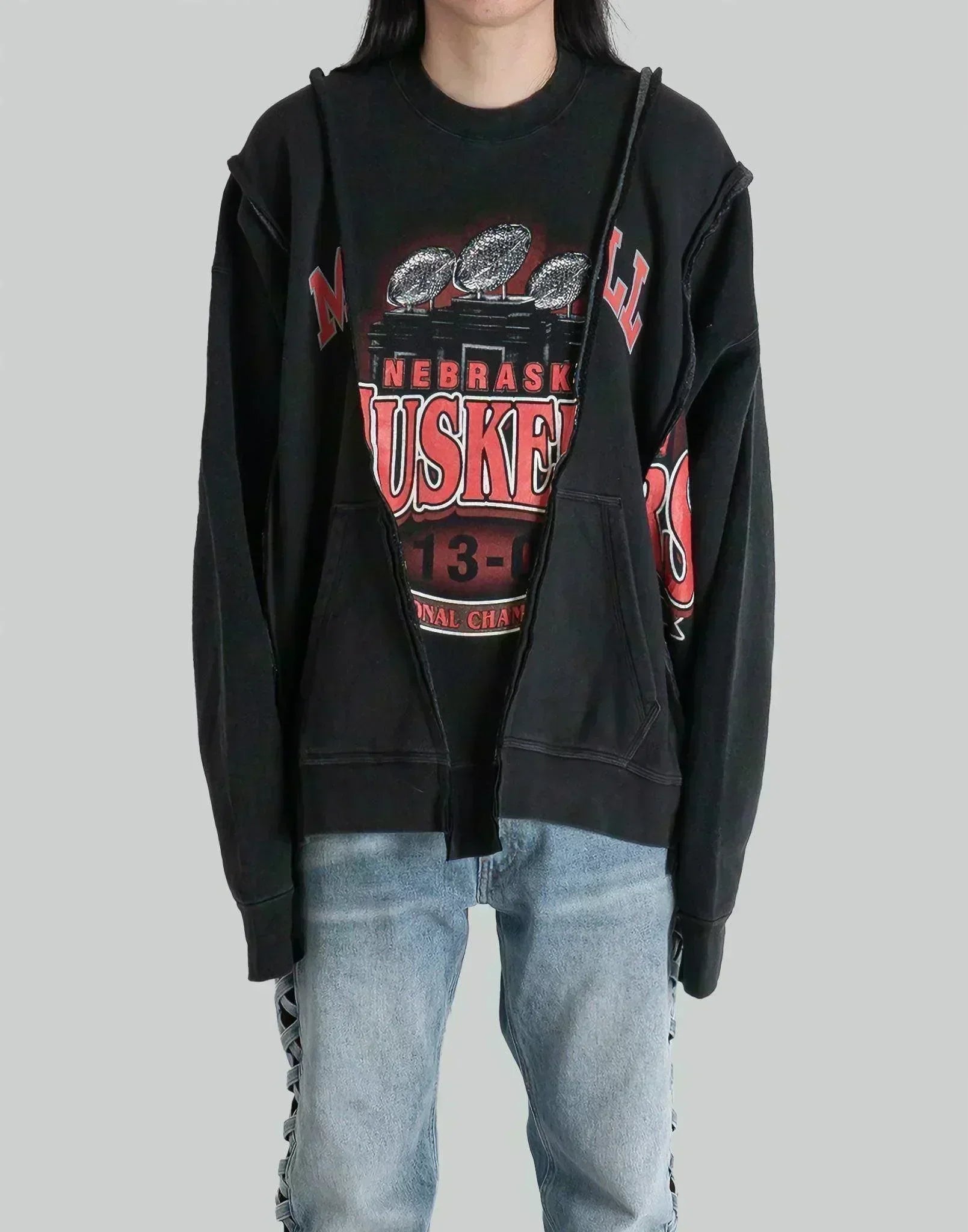 DISCOVERED Wide College Sweat