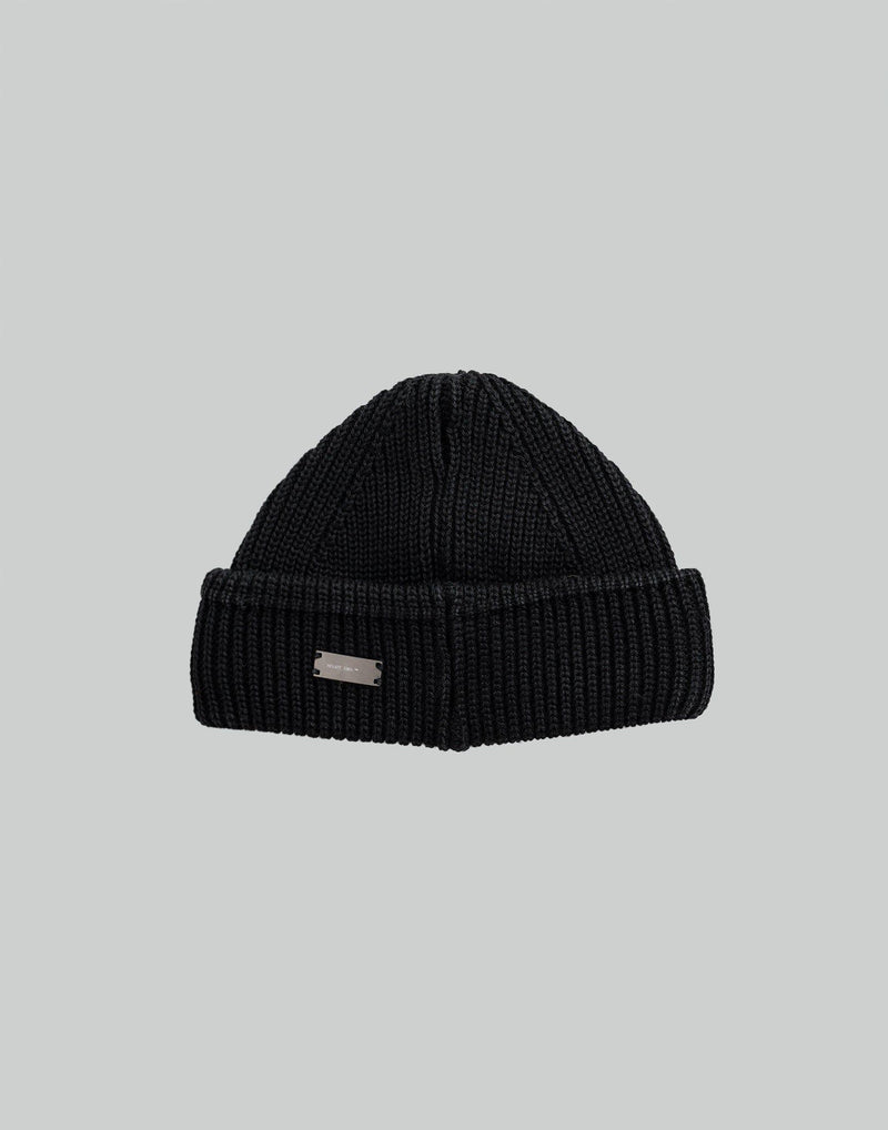 HELIOT EMIL - BEANIE W. METAL PLATE LOGO - 082plus