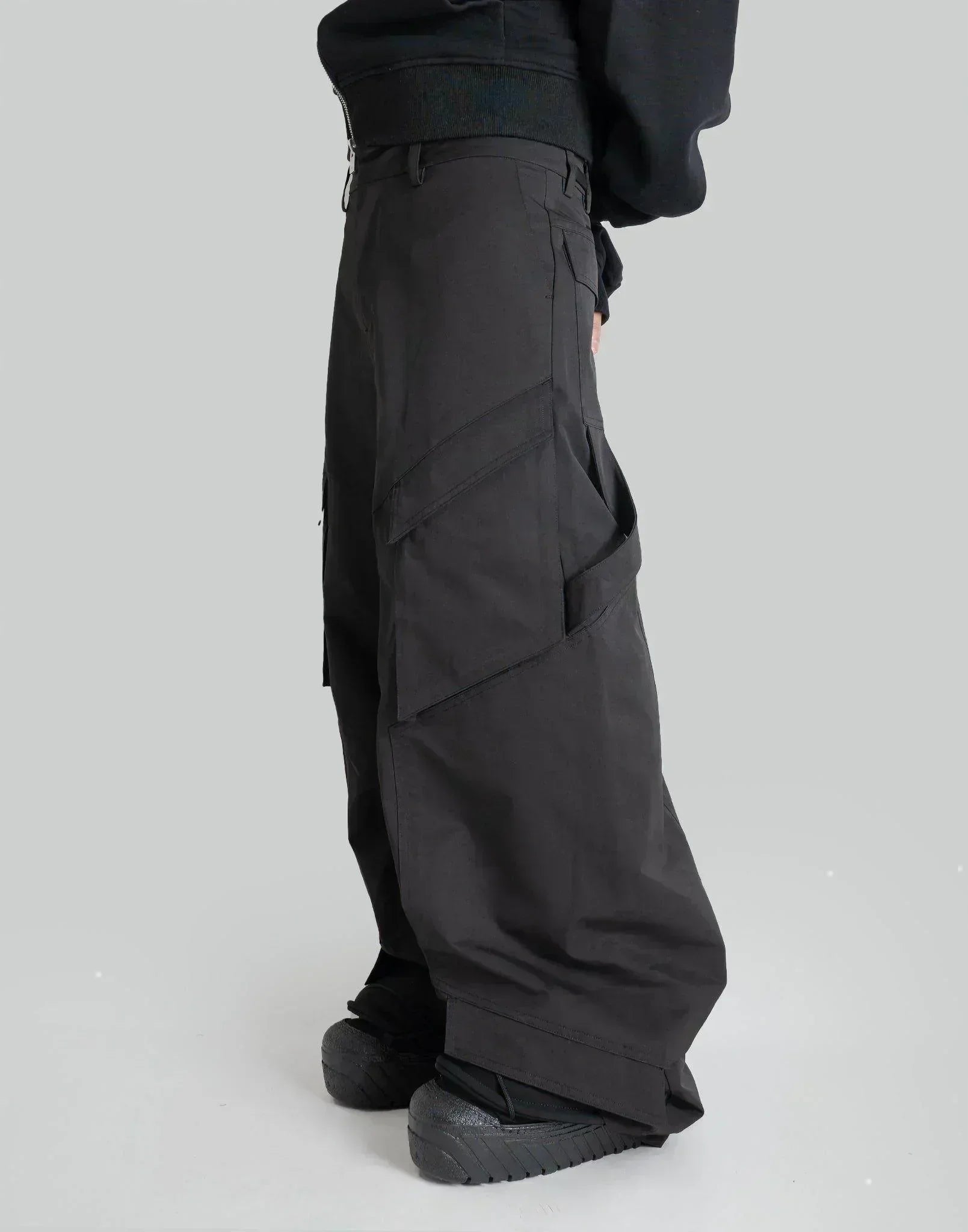 HELIOT EMIL - CELLULAE CARGO TROUSERS - 082plus