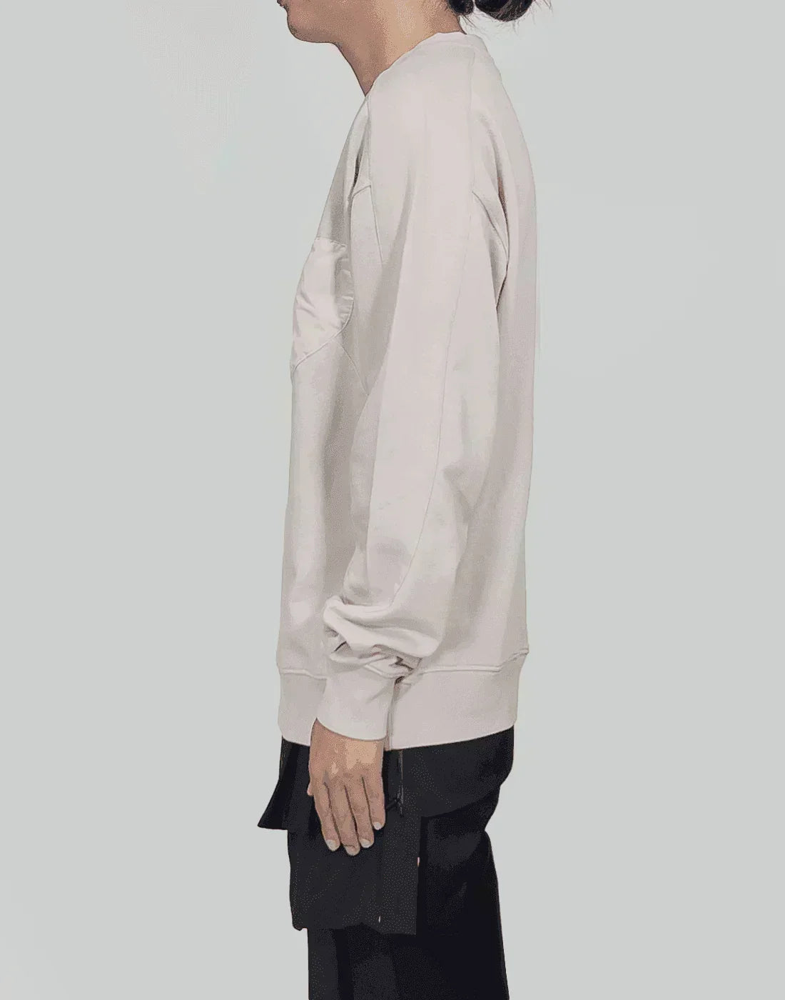 HELIOT EMIL - CREWNECK W. SHAPED POCKET - 082plus