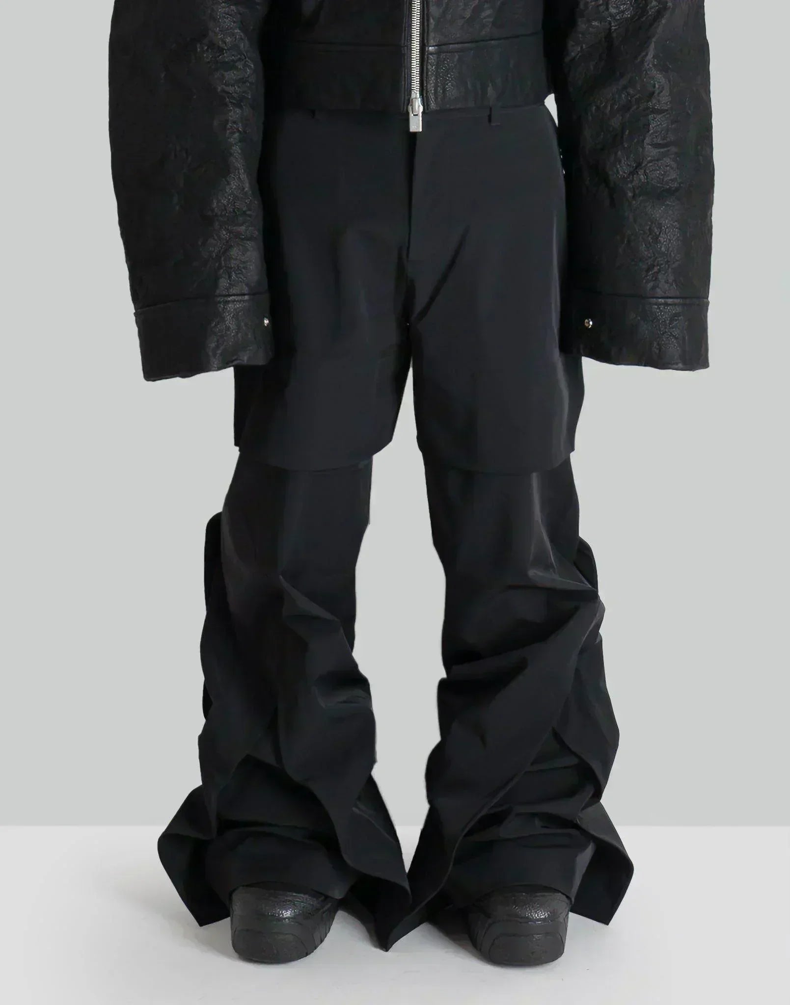 HELIOT EMIL - FORMED CARGO - 082plus