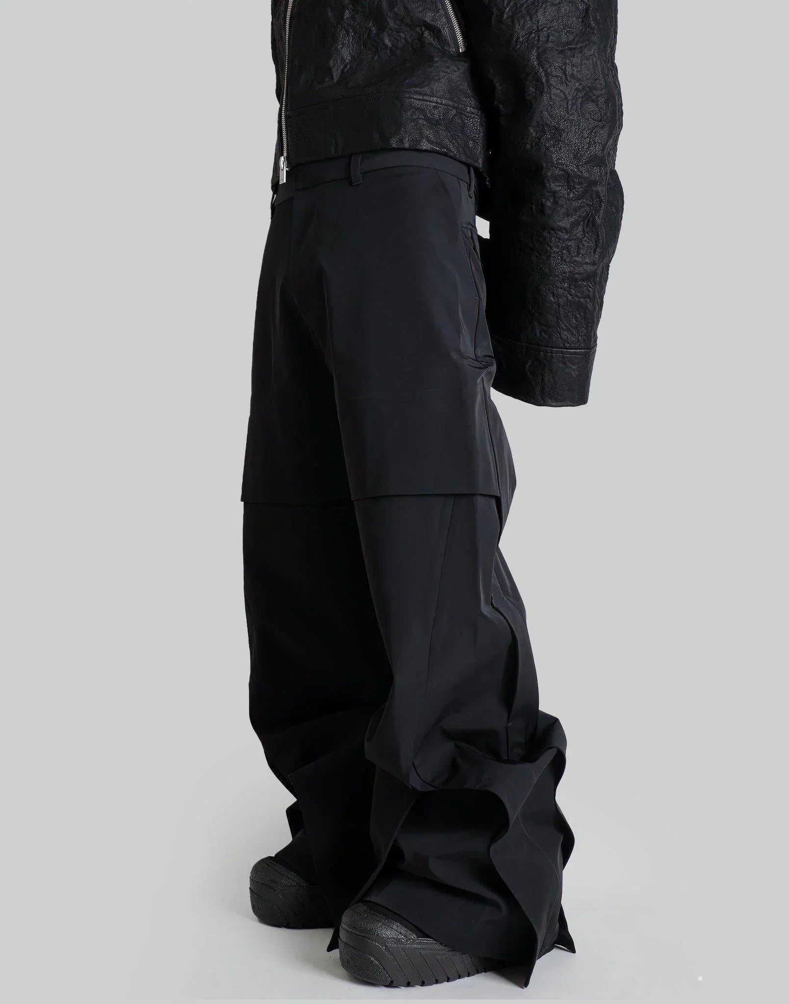 HELIOT EMIL FORMED CARGO – 082plus