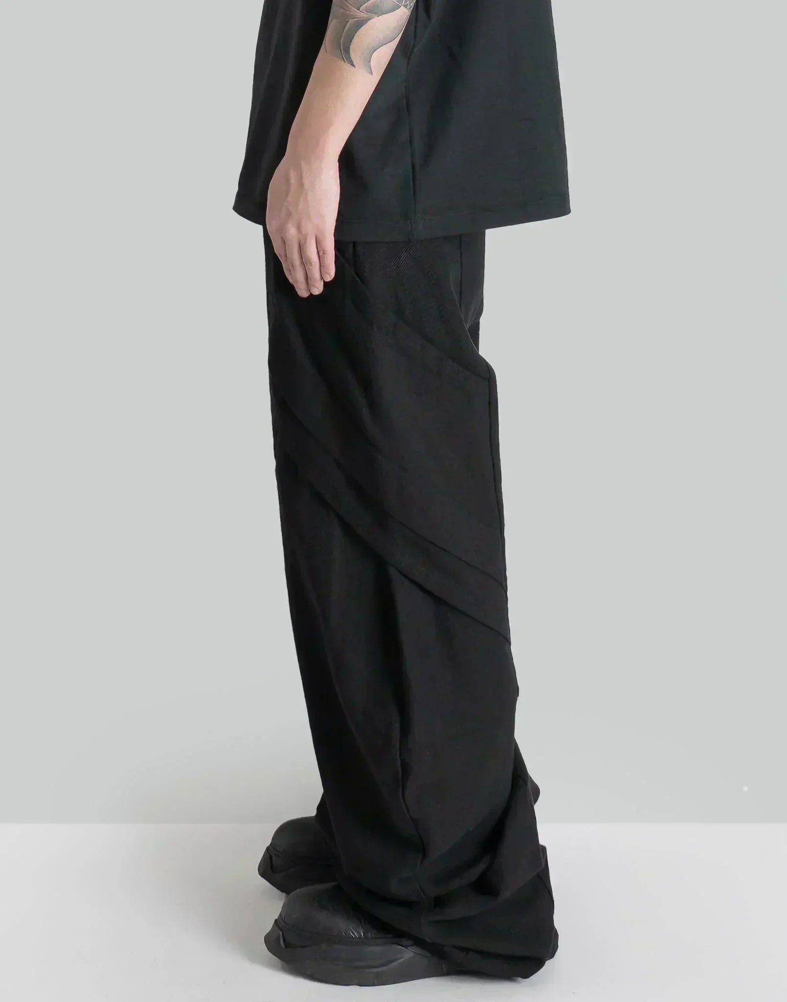 JiyongKim - SUN-BLEACHED CURVED WIDE TROUSERS - 082plus