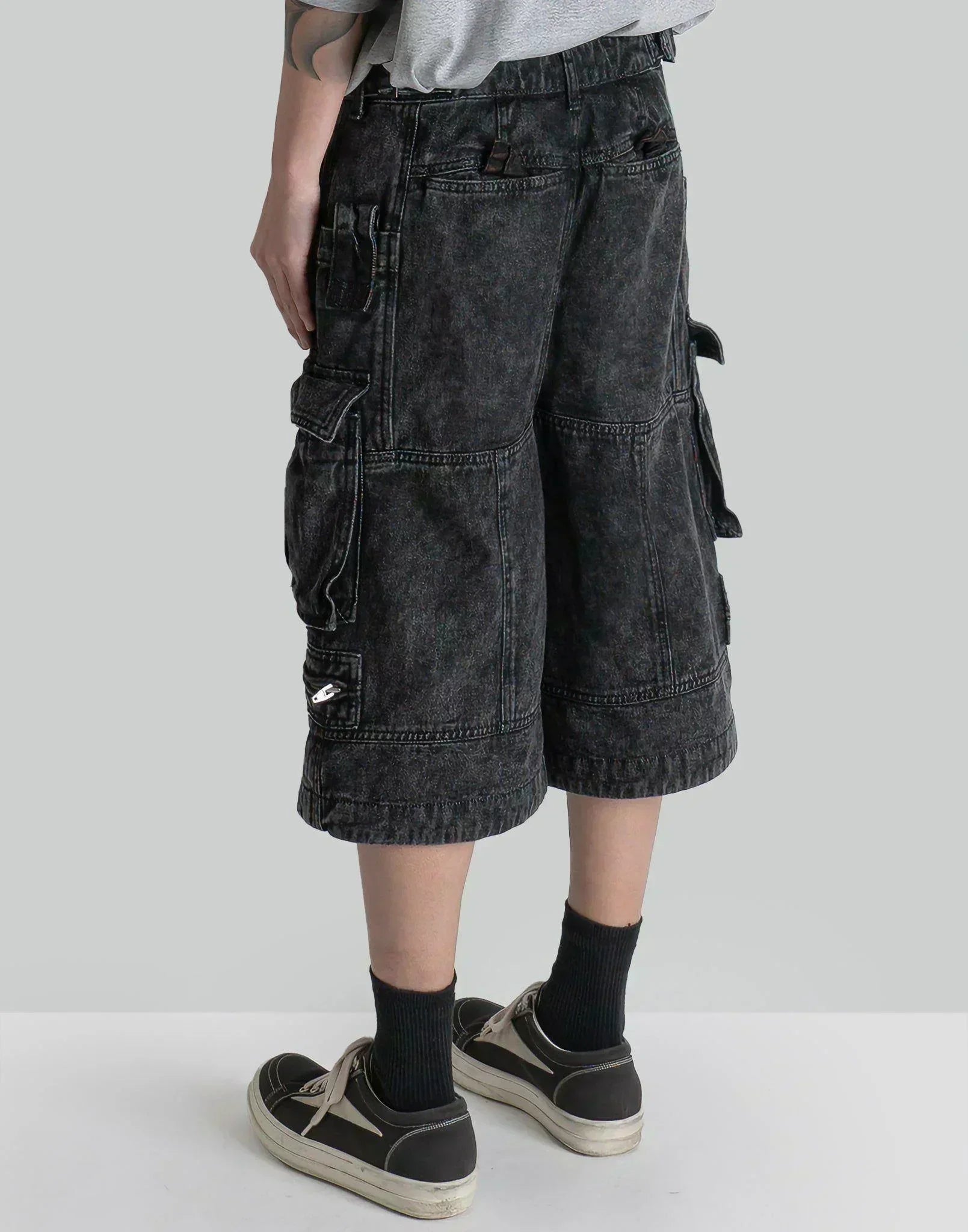 Juun.J - Washed Denim Wide Cargo Shorts - 082plus
