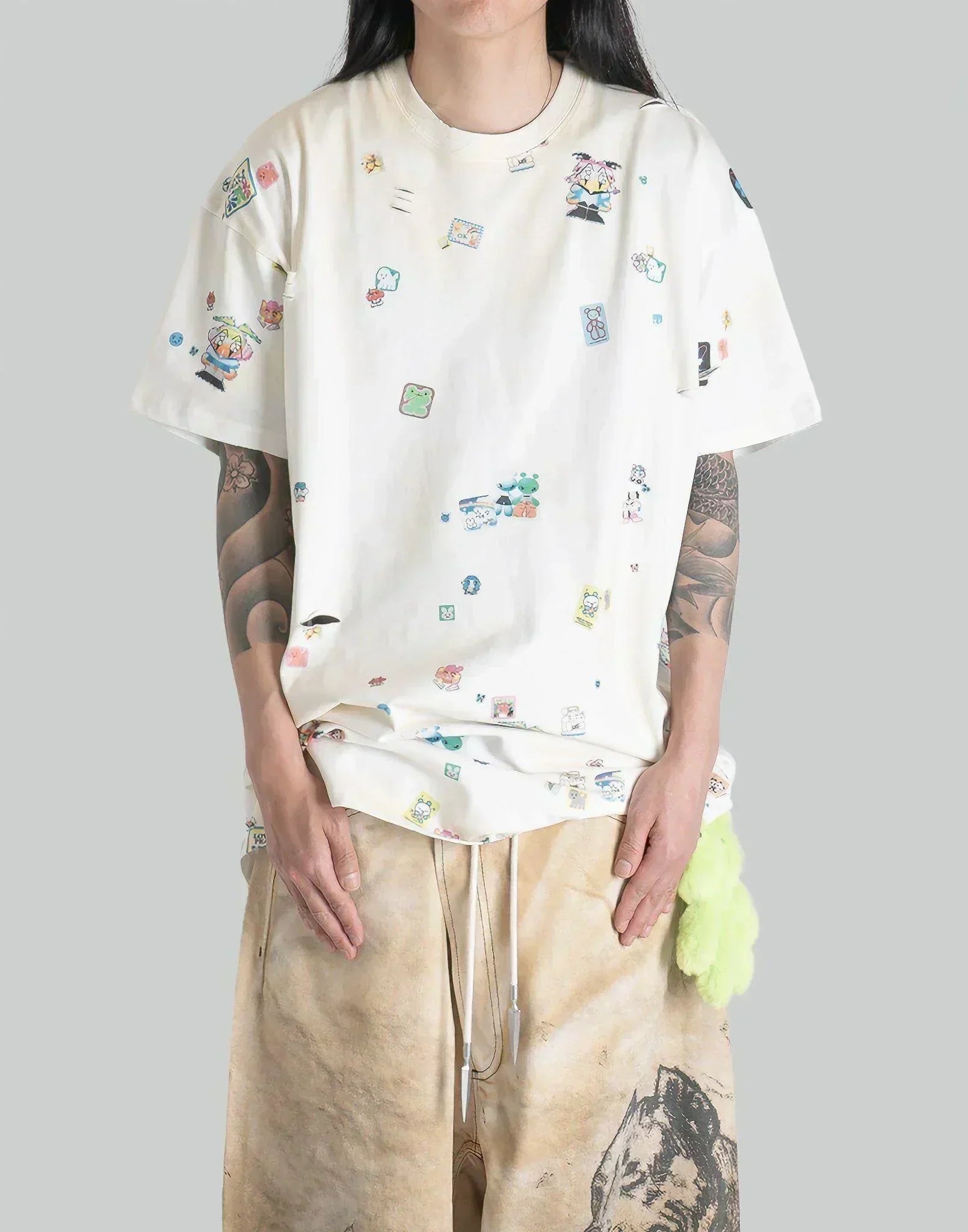 SANKUANZ OVERSIZE STICKERS GRAFFITI PRINT T-SHIRT – 082plus