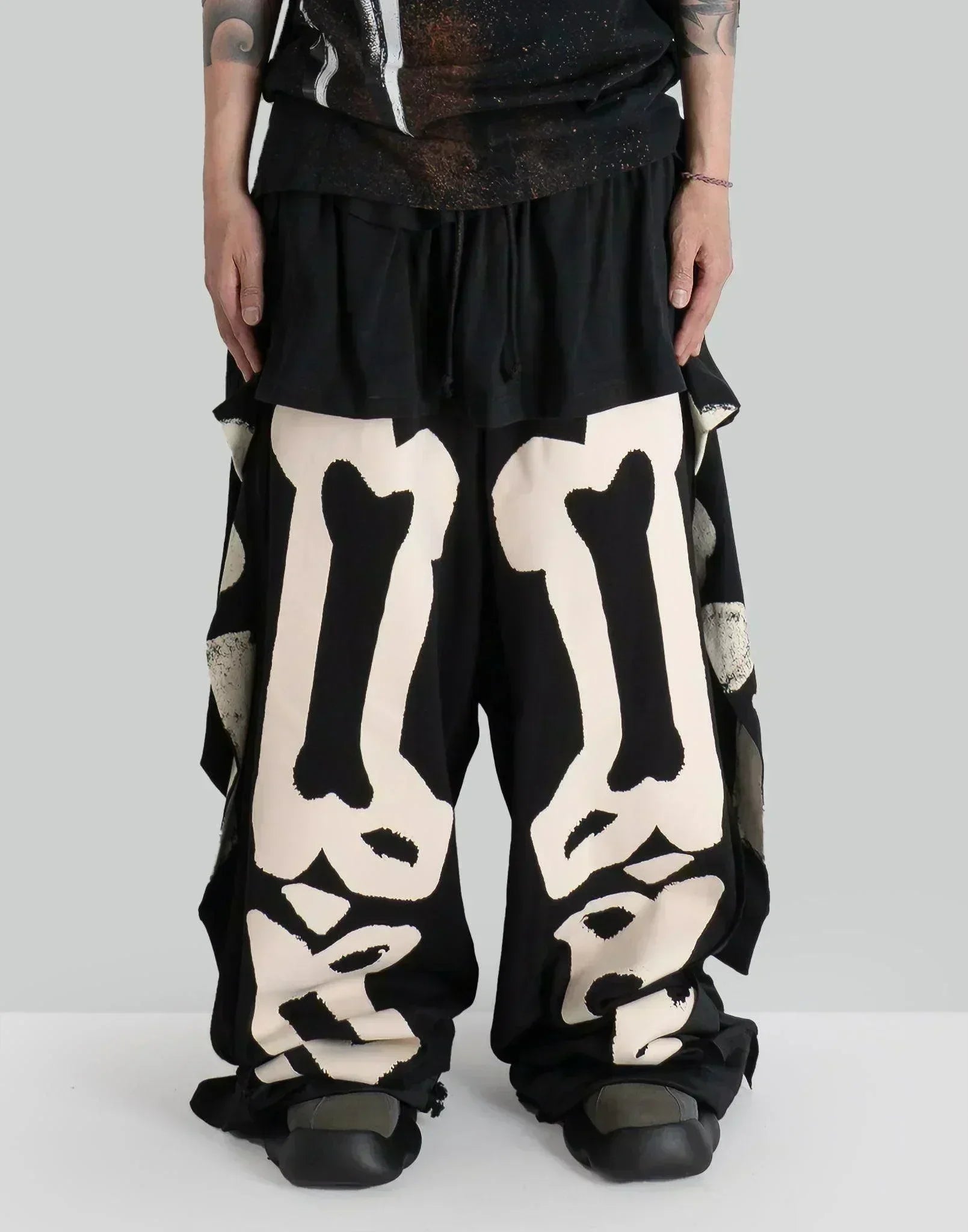 SANKUANZ - Skeleton Print Deconstructed Sweatpants - 082plus