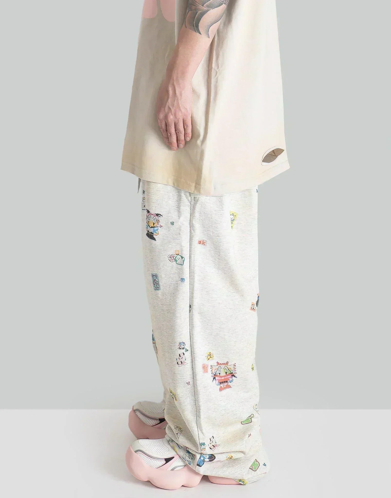 SANKUANZ - STICKERS GRAFFITI PRINT WAISTBAND BAGGY SWEATPANTS - 082plus