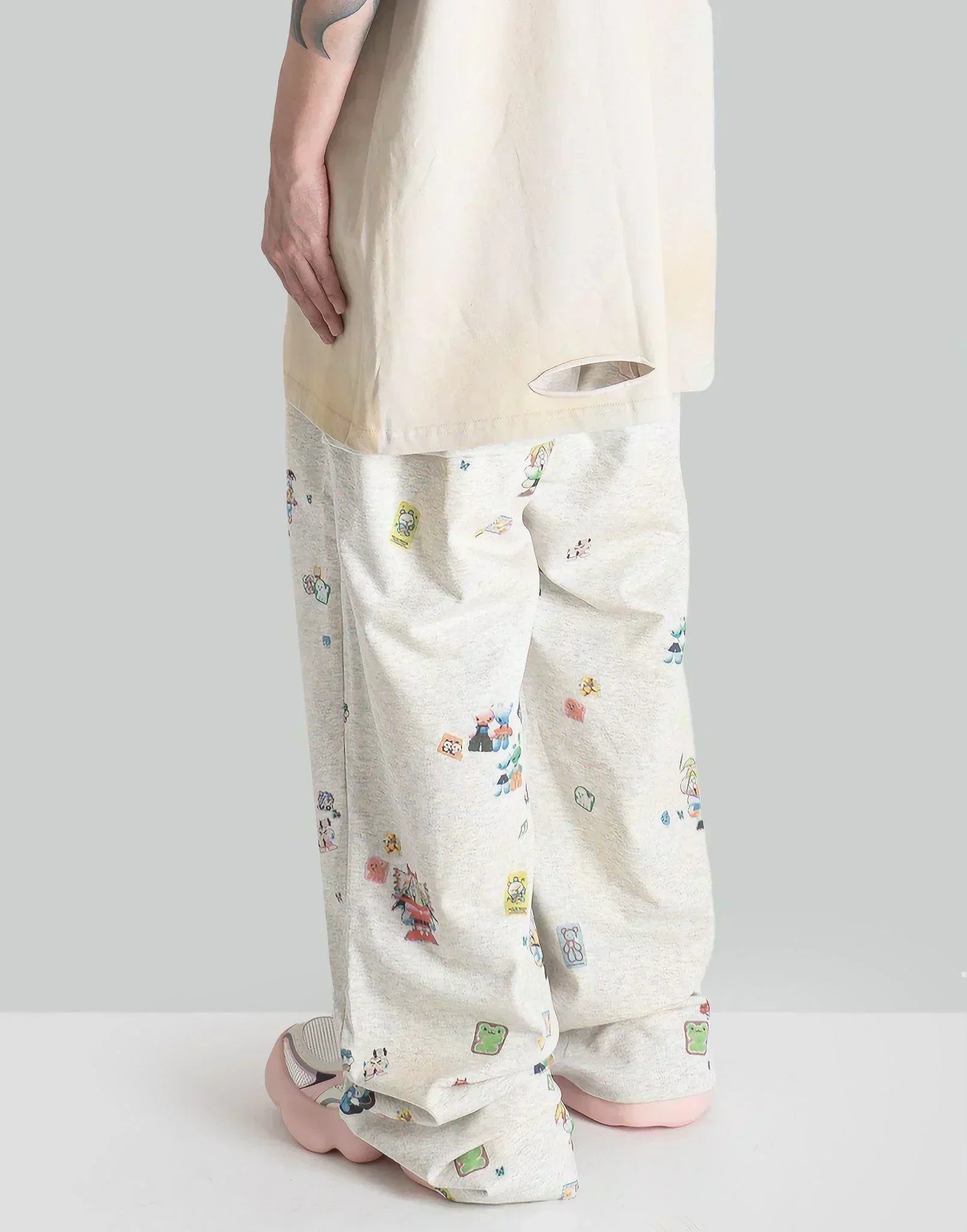 SANKUANZ - STICKERS GRAFFITI PRINT WAISTBAND BAGGY SWEATPANTS - 082plus