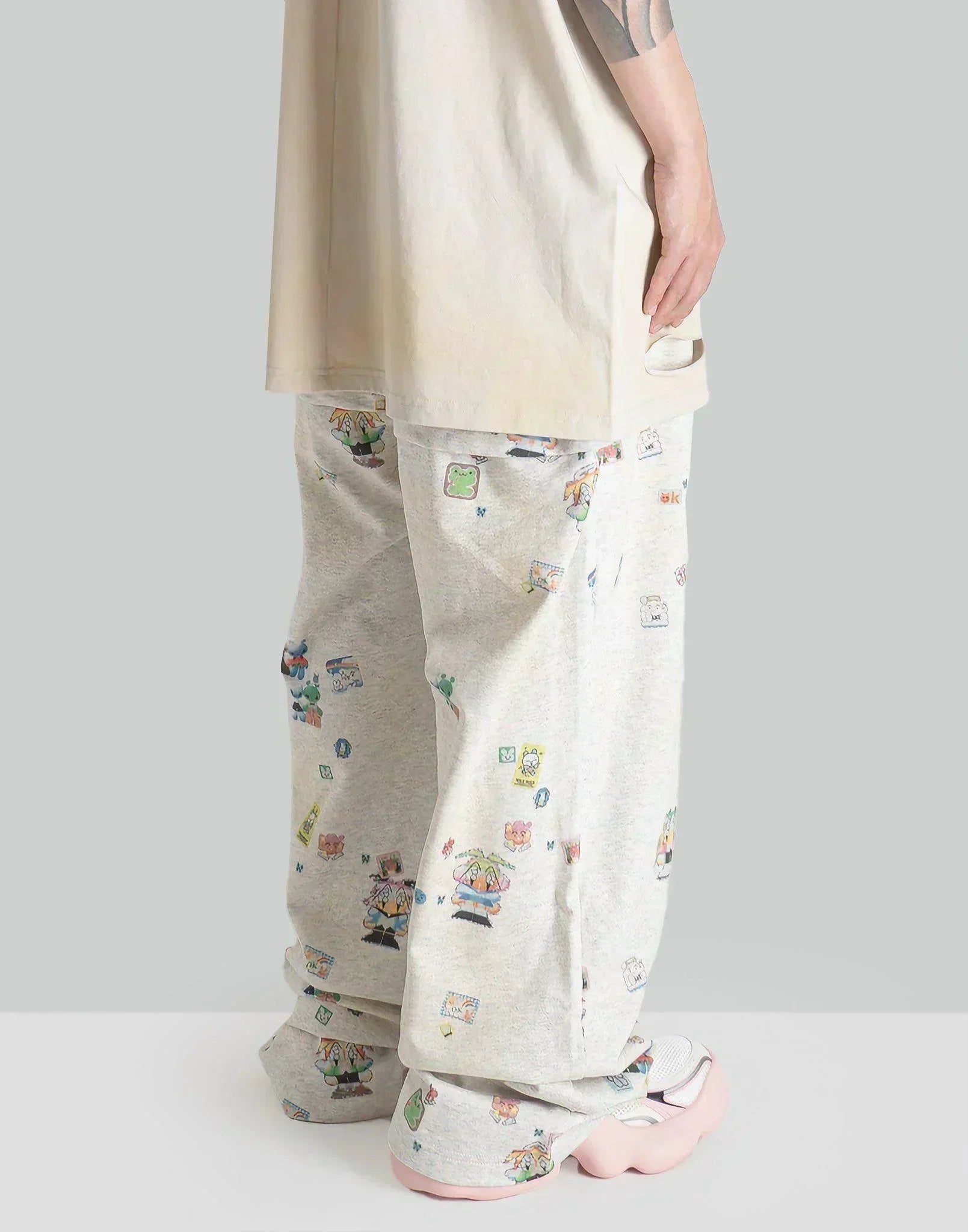 SANKUANZ - STICKERS GRAFFITI PRINT WAISTBAND BAGGY SWEATPANTS - 082plus