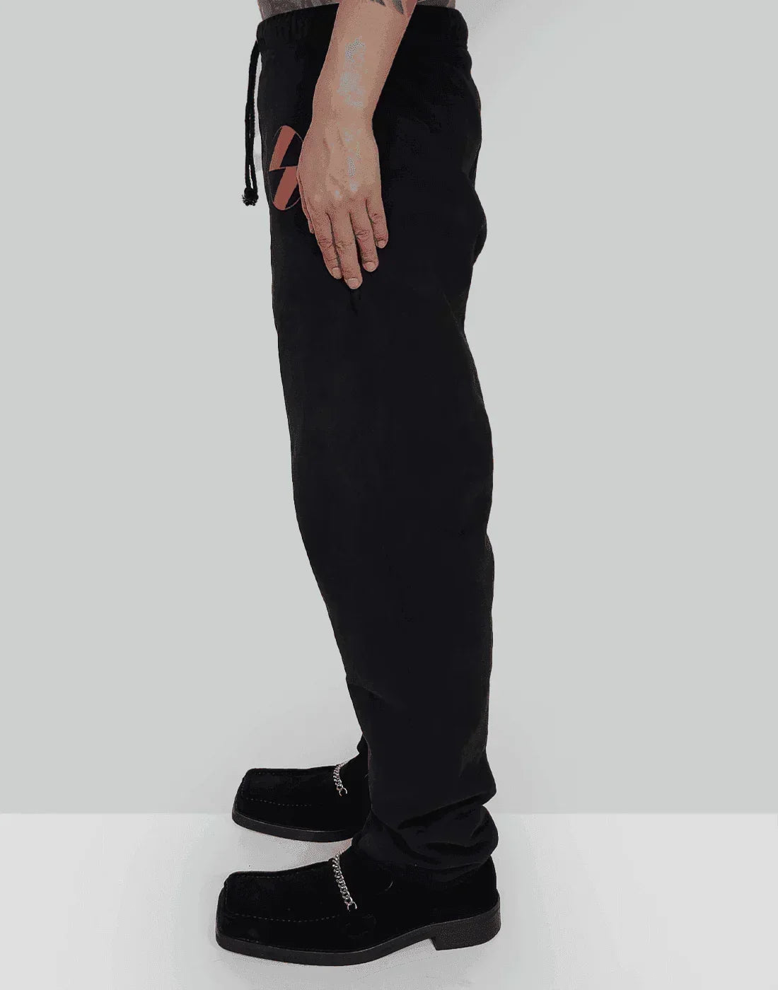 THE SALVAGES - EMBLEM CROP SWEATPANTS - 082plus